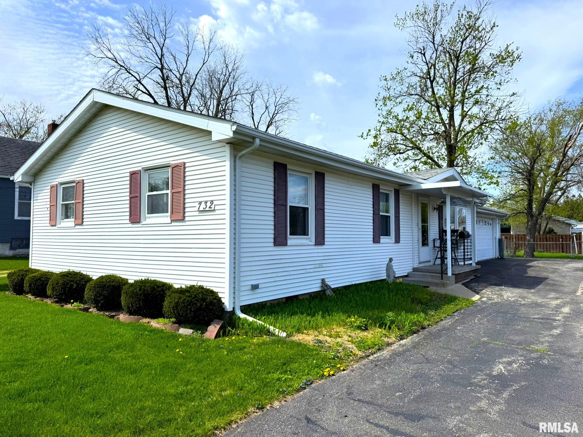 732 Hawkinson Avenue, Galesburg, Illinois image 3