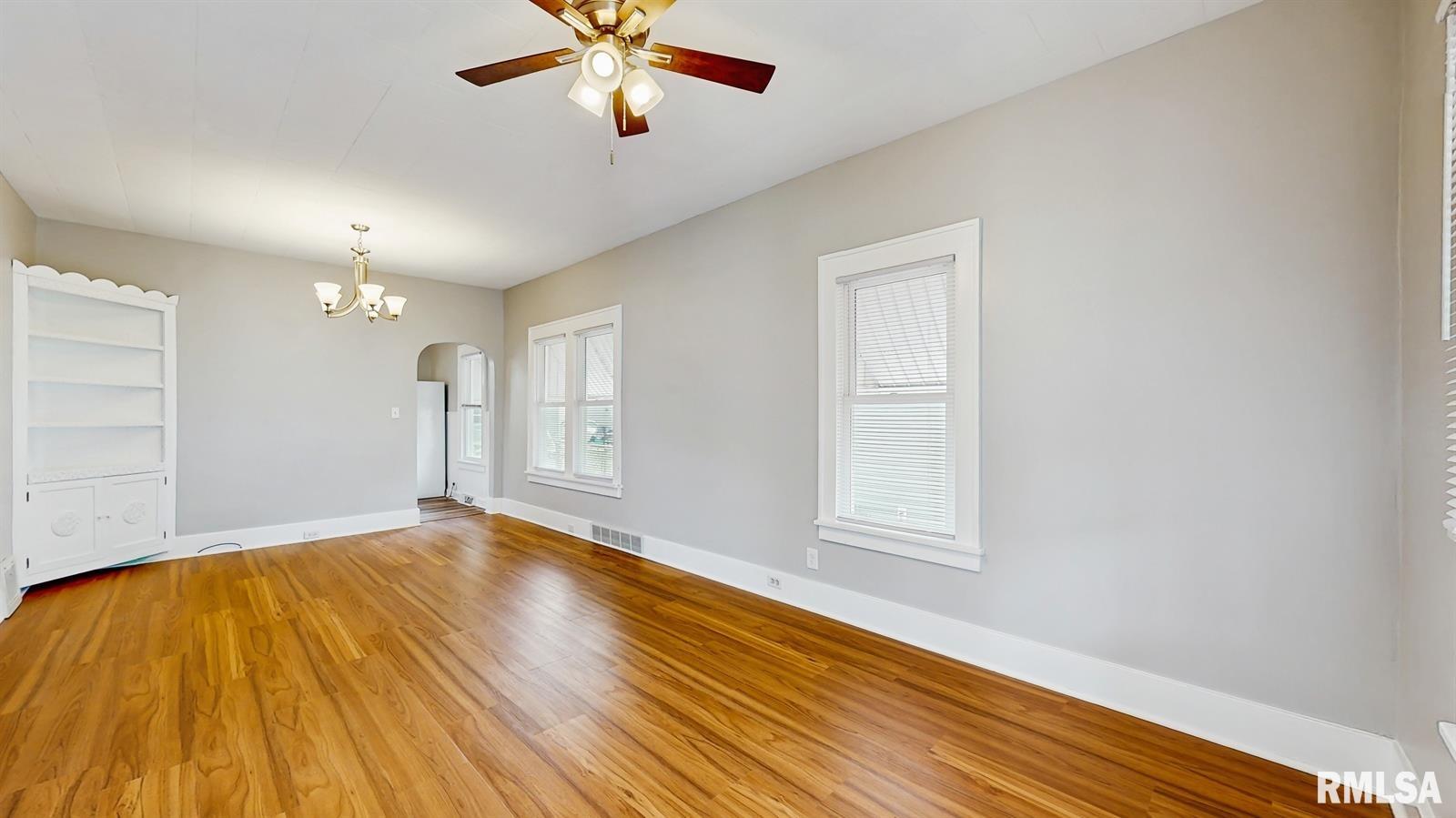 1718 13th Avenue, Moline, Illinois image 6