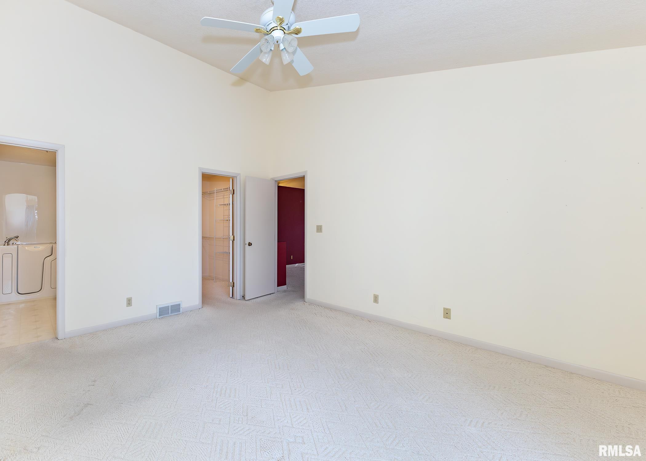 496 44th Avenue Court, East Moline, Illinois image 12