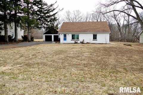 Homes For Sale - 104 Thrush Avenue<br/> Tazewell County, Pekin, IL 61554