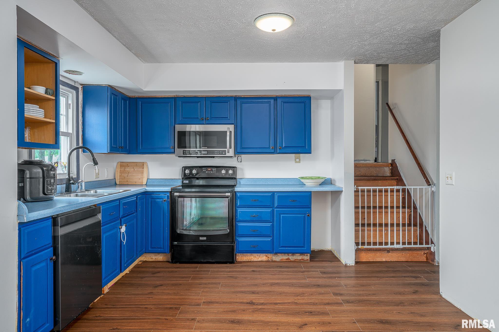 1656 Hitching Post Lane, Davenport, Iowa image 5