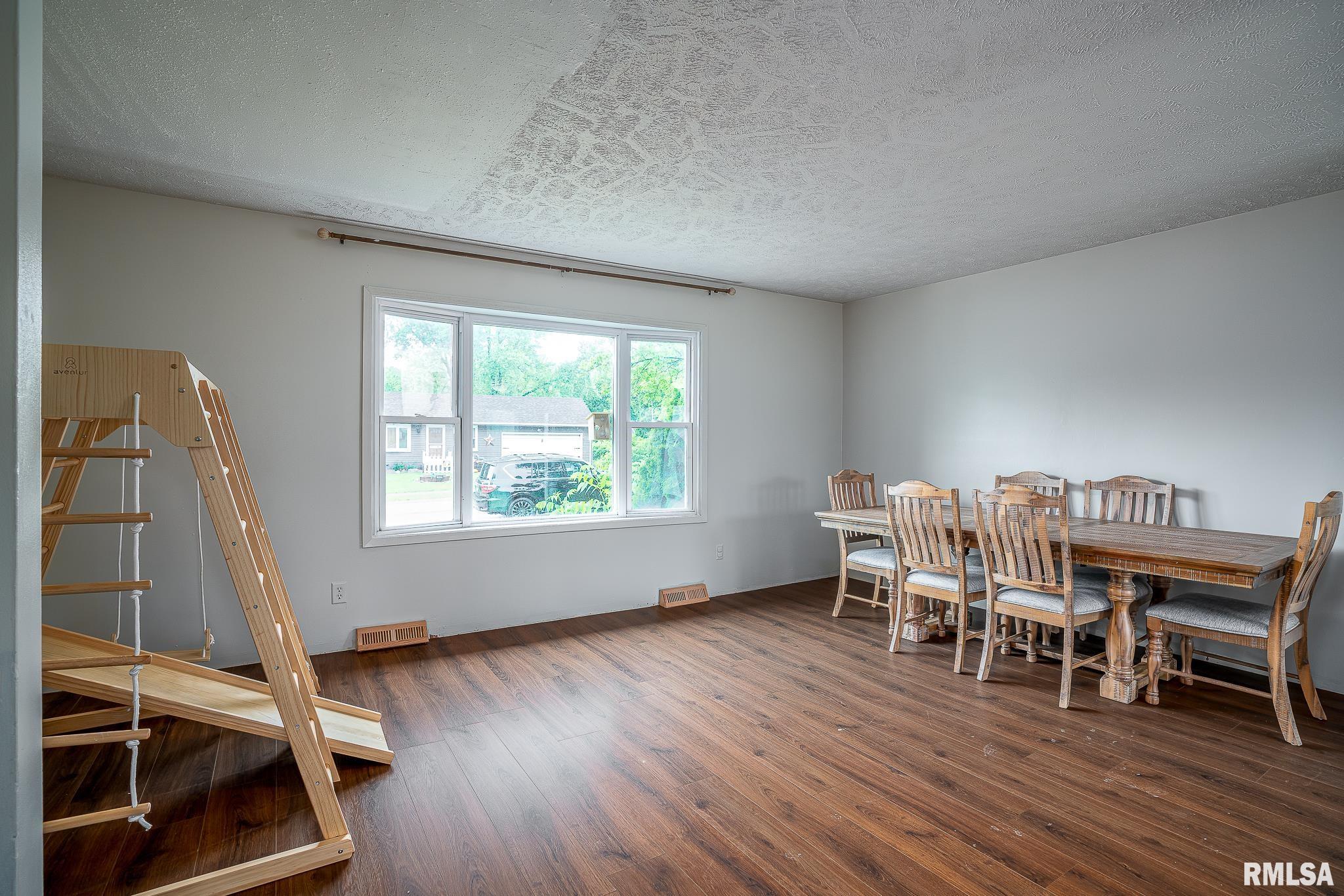 1656 Hitching Post Lane, Davenport, Iowa image 2