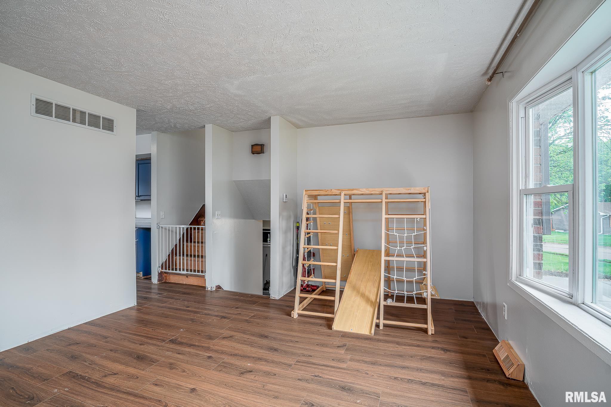 1656 Hitching Post Lane, Davenport, Iowa image 3