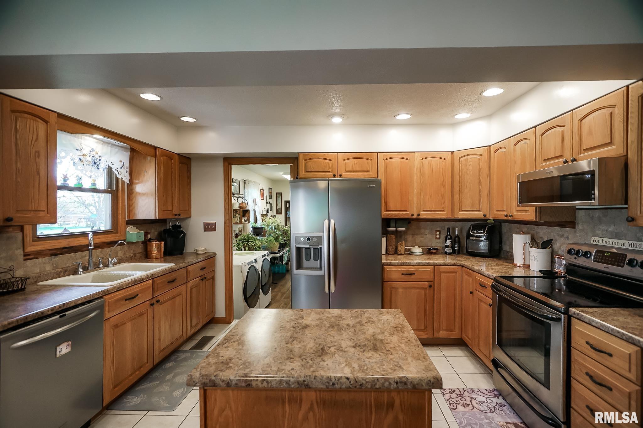 7449 Myrtle Street, Manito, Illinois image 9