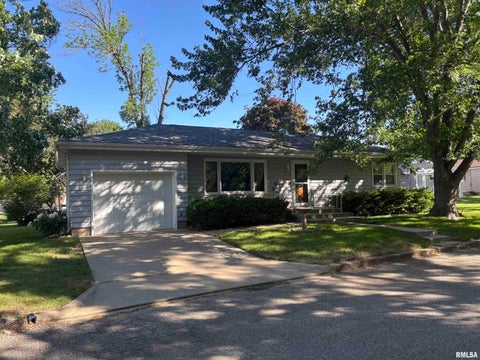 Homes For Sale - 615 S Fulton Street<br/> Lacon, IL 61540
