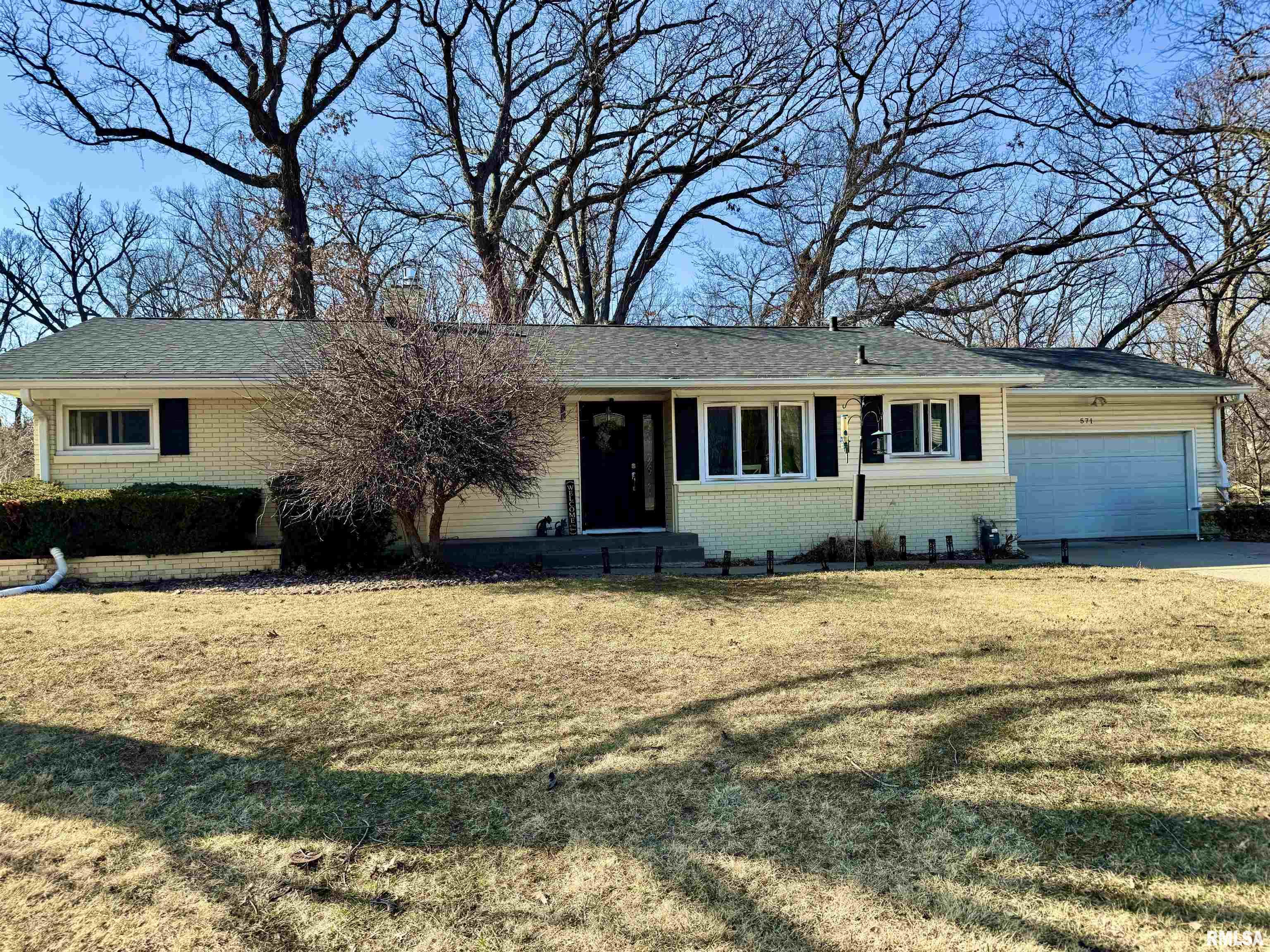 571 26th Avenue Court, East Moline, Illinois image 1