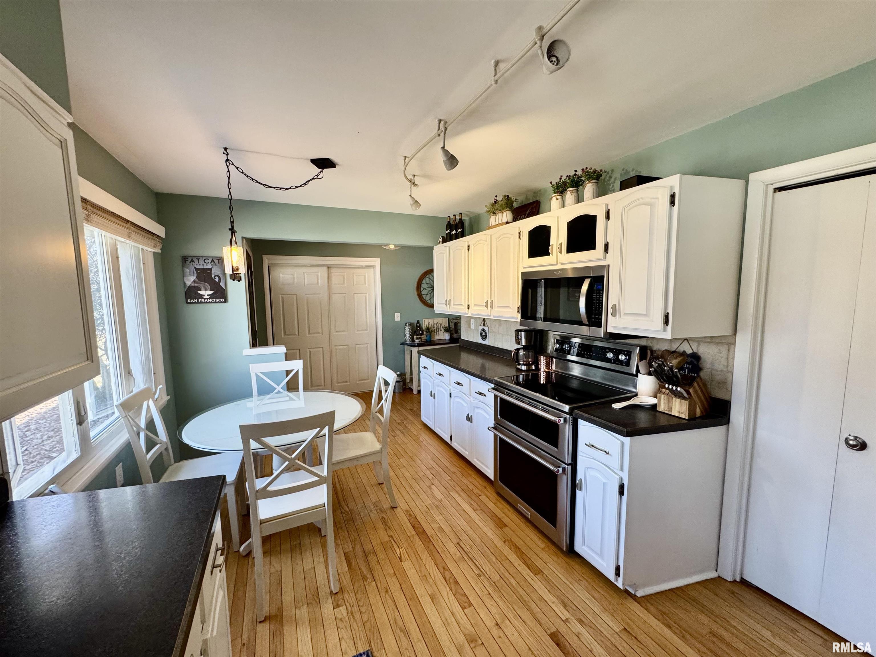 571 26th Avenue Court, East Moline, Illinois image 3