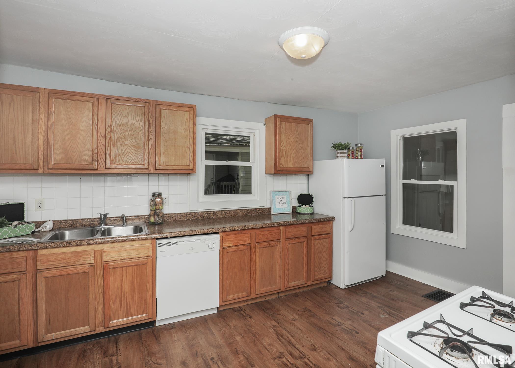 1127 N Ripley Street, Davenport, Iowa image 16