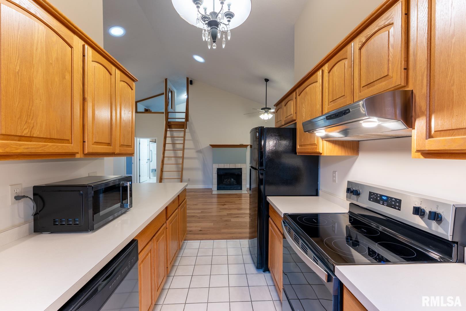 1021 Meadowlark Drive, Carterville, Illinois image 12