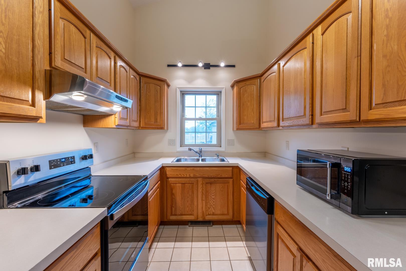 1021 Meadowlark Drive, Carterville, Illinois image 13