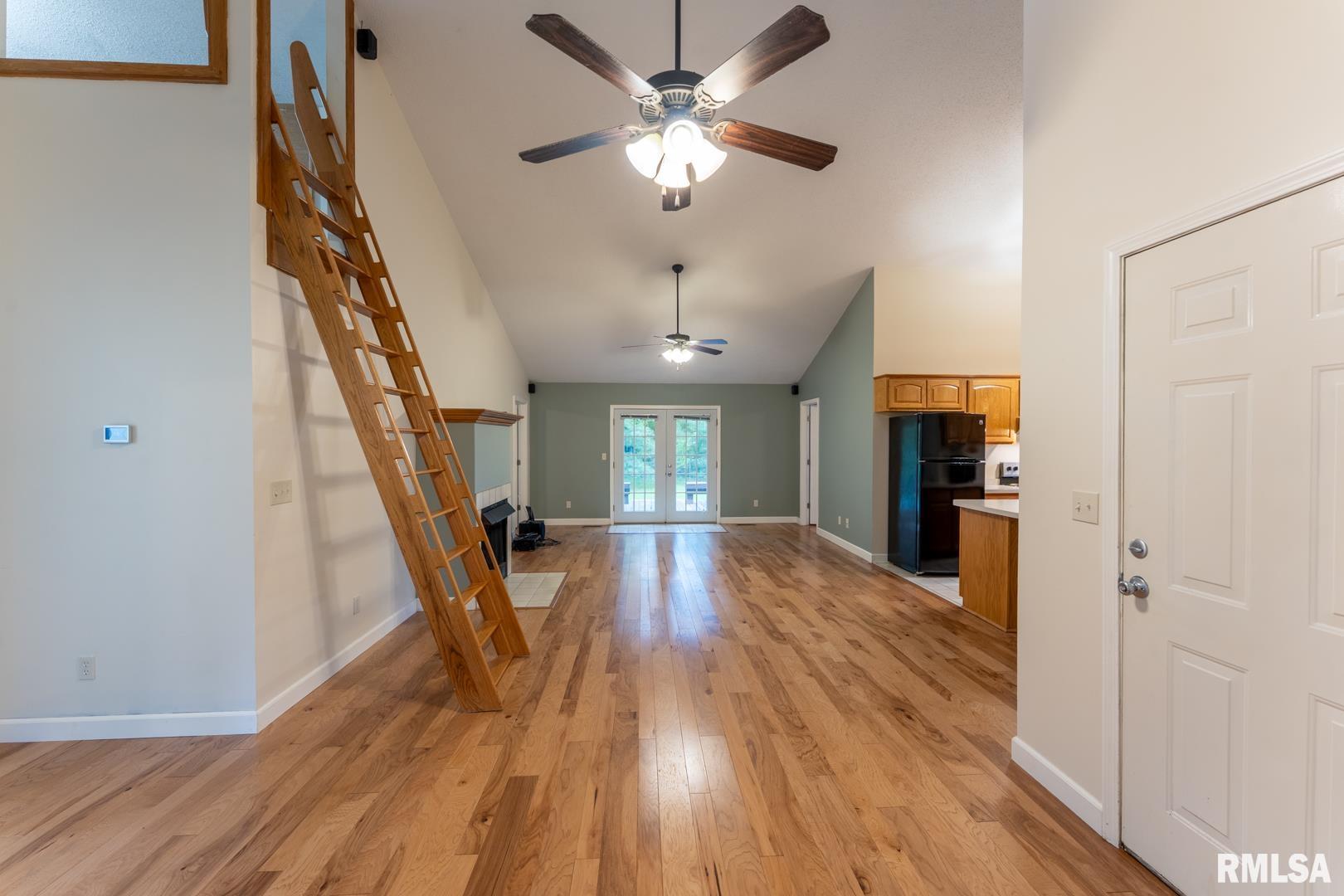 1021 Meadowlark Drive, Carterville, Illinois image 9