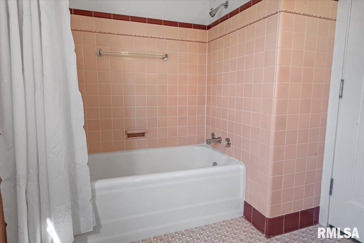 2136 Illini Road, Springfield, Illinois image 36