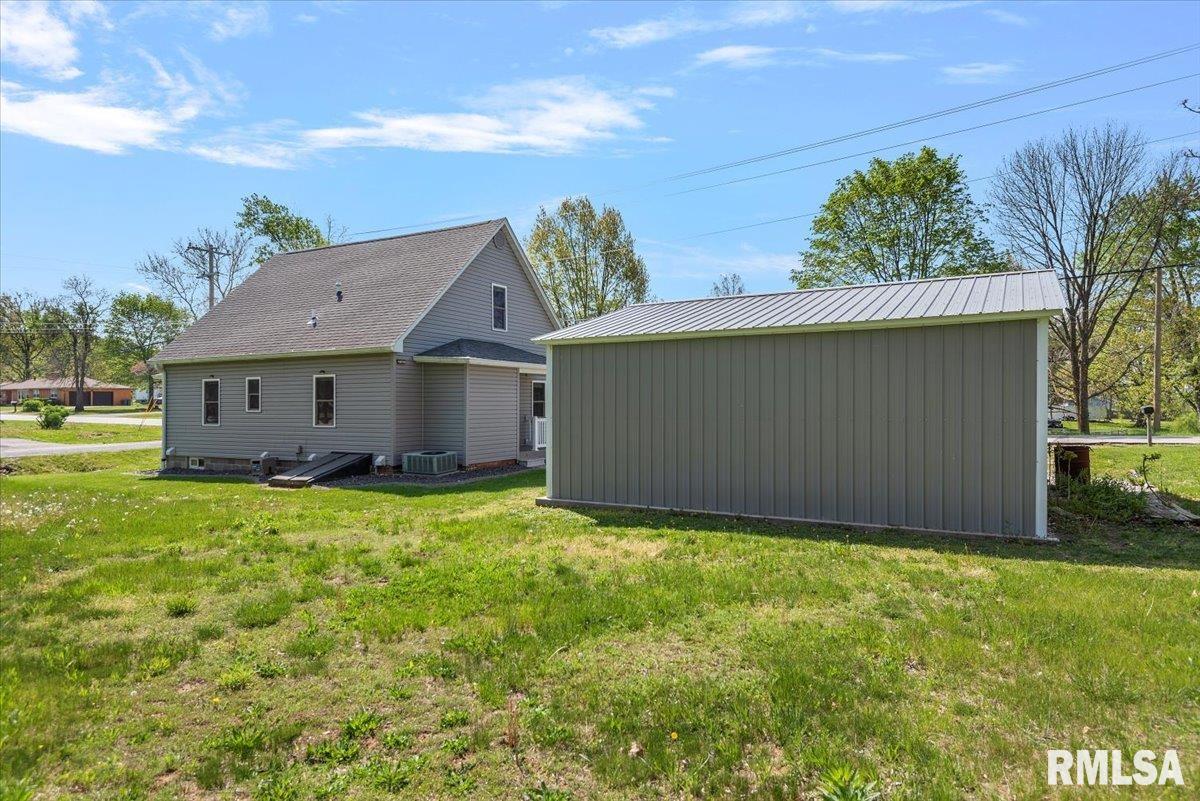 101 N 8th Street, Riverton, Illinois image 32