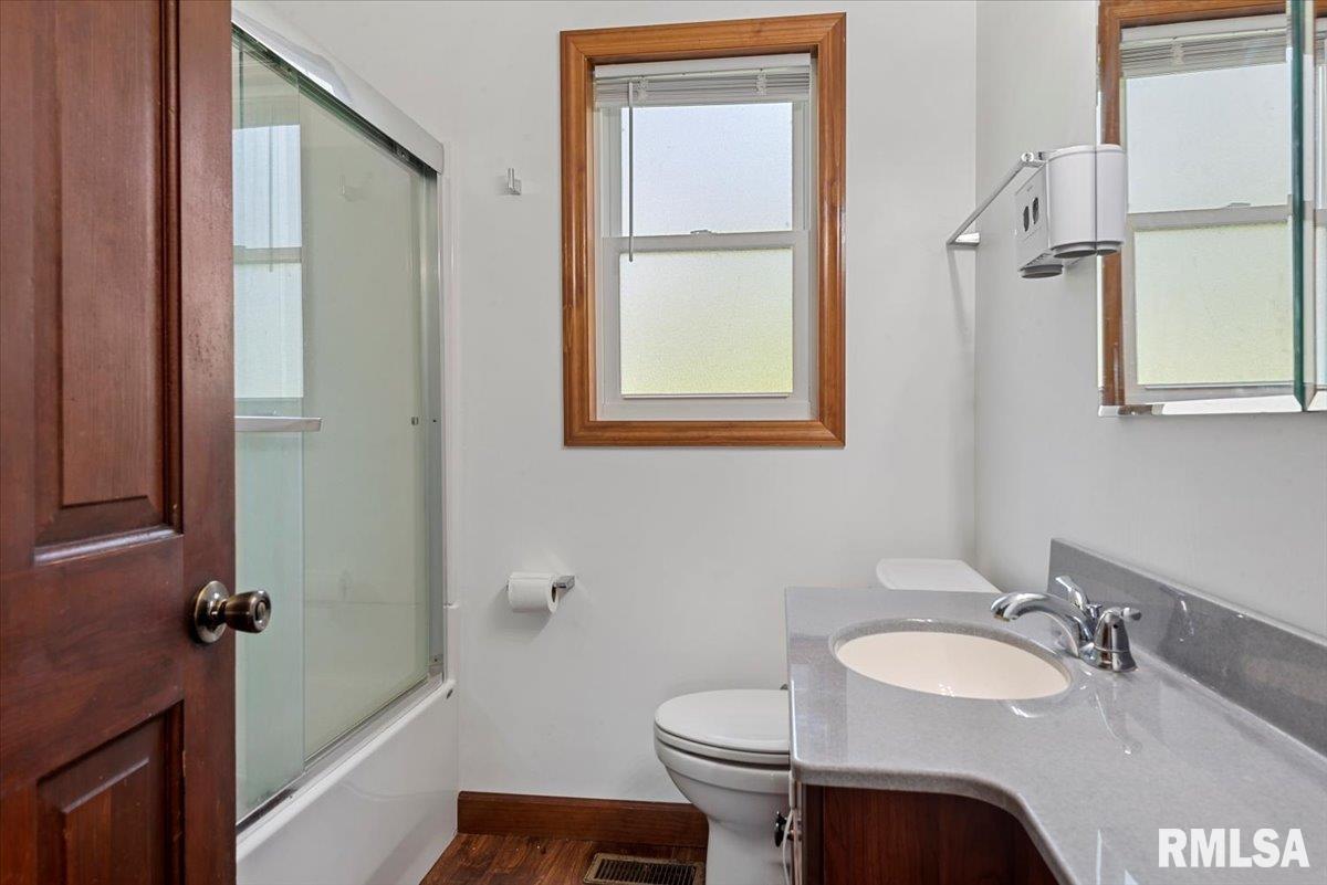 101 N 8th Street, Riverton, Illinois image 14