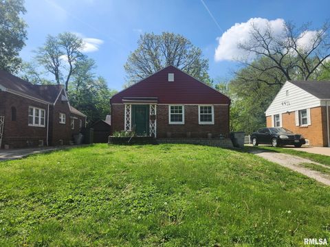 Photo of 1629 W DECATUR Street, Decatur, IL 62522 (MLS # CA1043230)