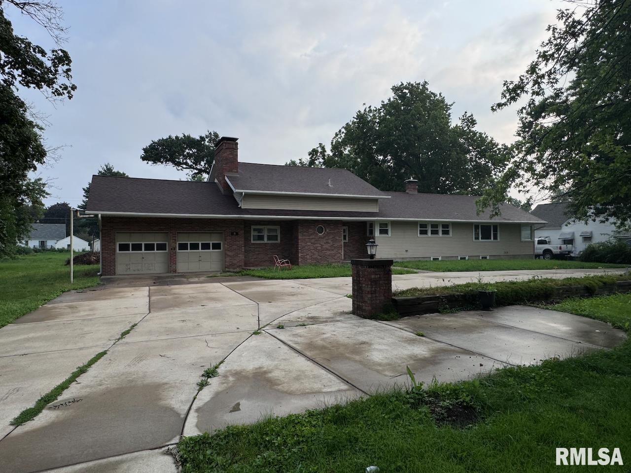 75 N Park Drive, Canton, Illinois image 1