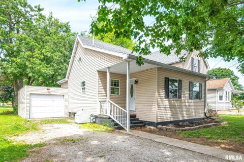 Homes For Sale - 202 W 4th Street<br/> Bureau County, Wyanet, IL 61379
