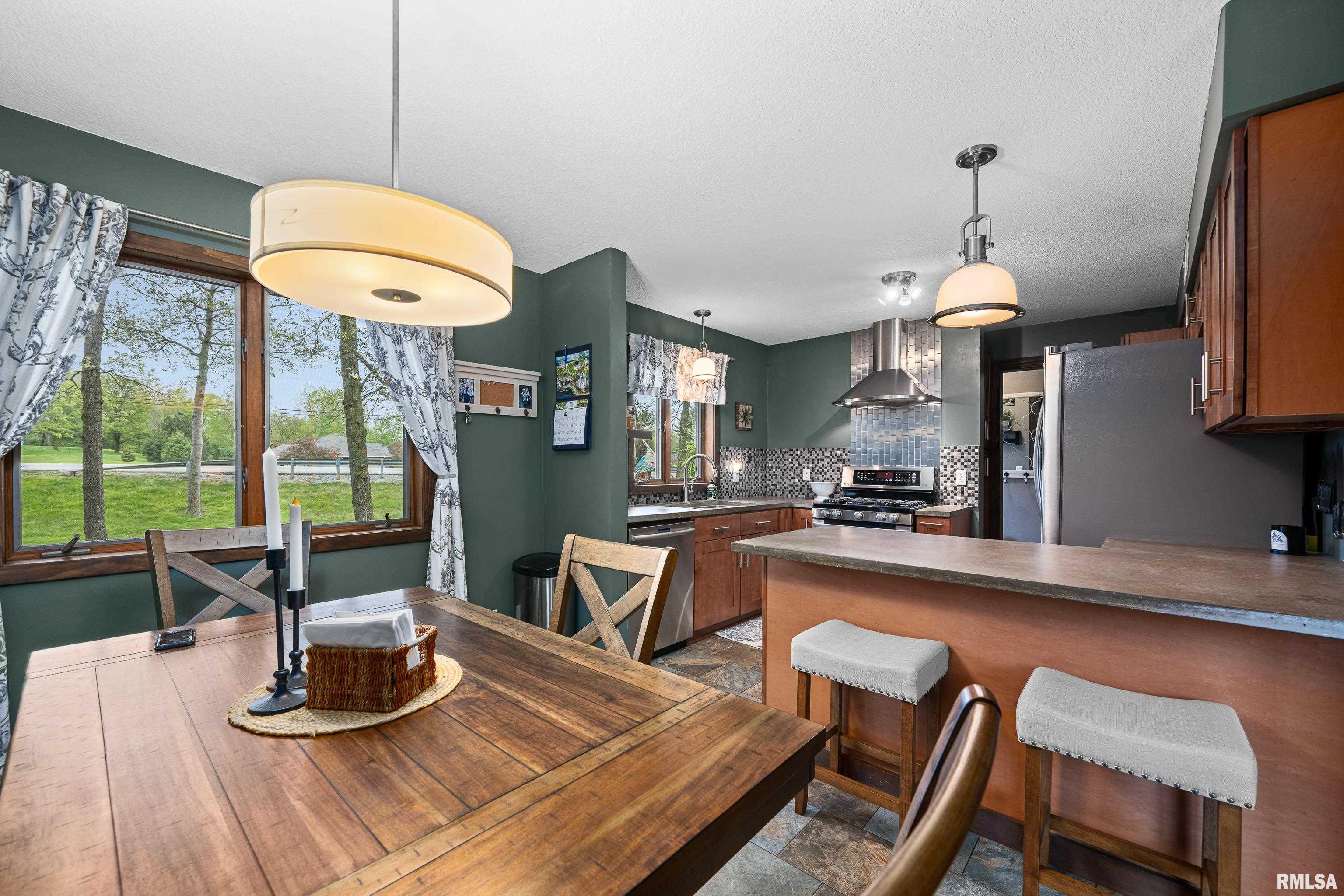 703 1st Street, Coal Valley, Illinois image 10