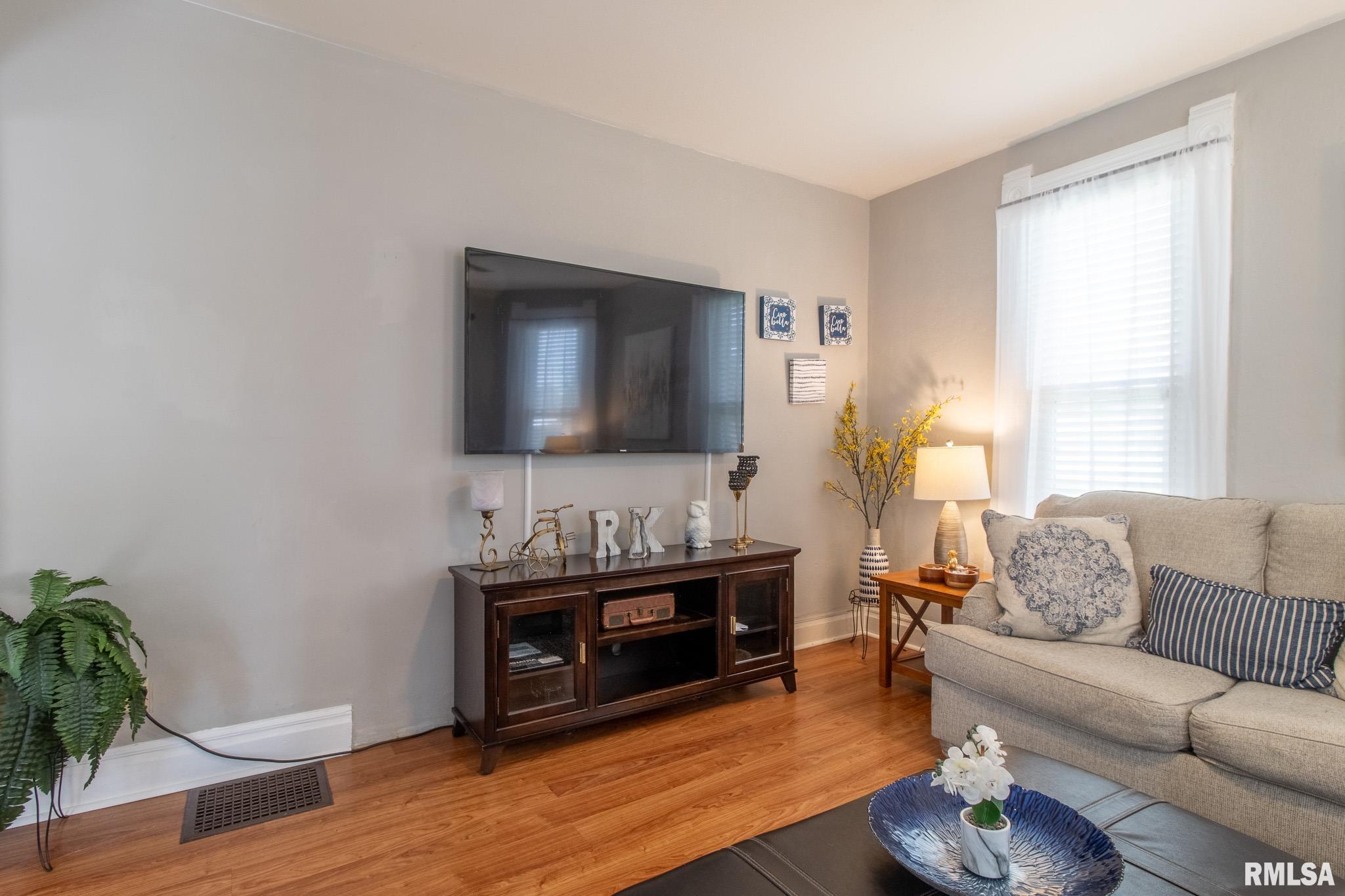 306 N Jefferson Street, Abingdon, Illinois image 9