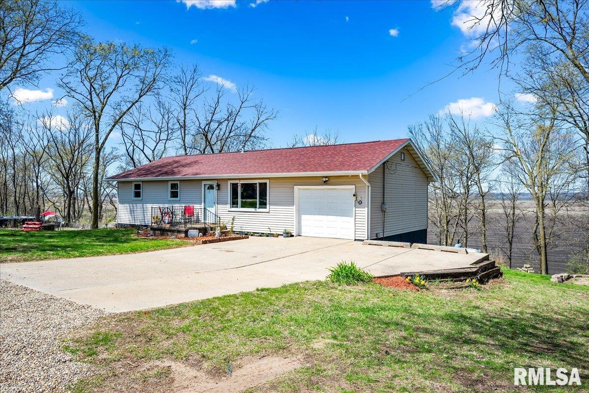 7596 E Manito Road, Manito, Illinois image 24