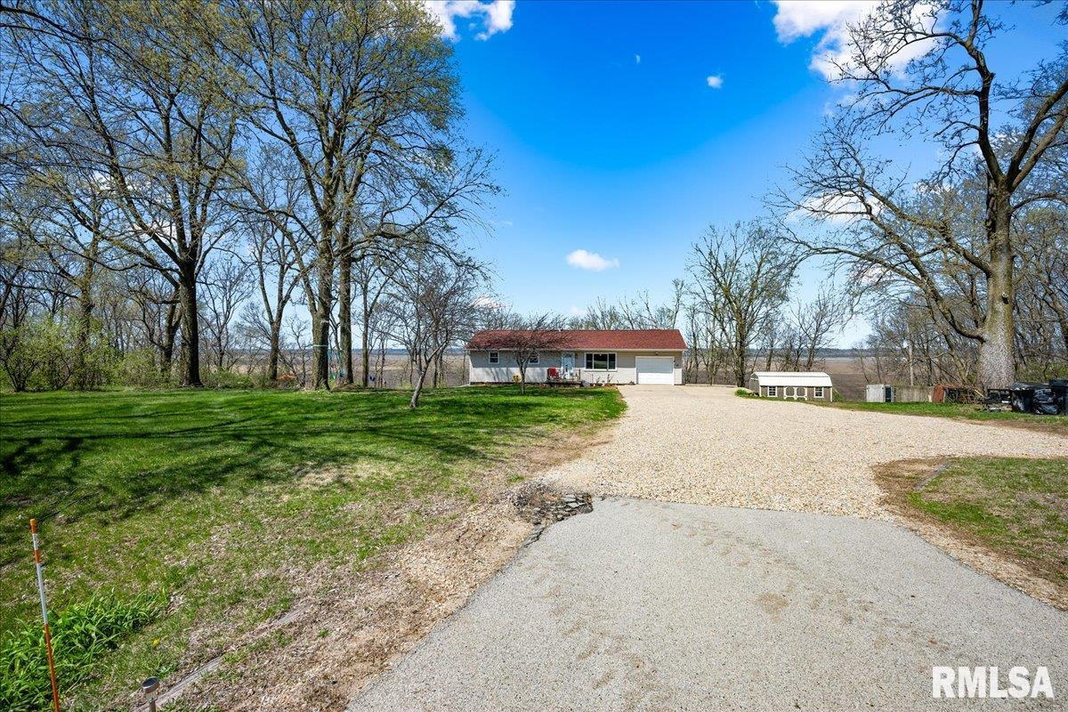 7596 E Manito Road, Manito, Illinois image 2