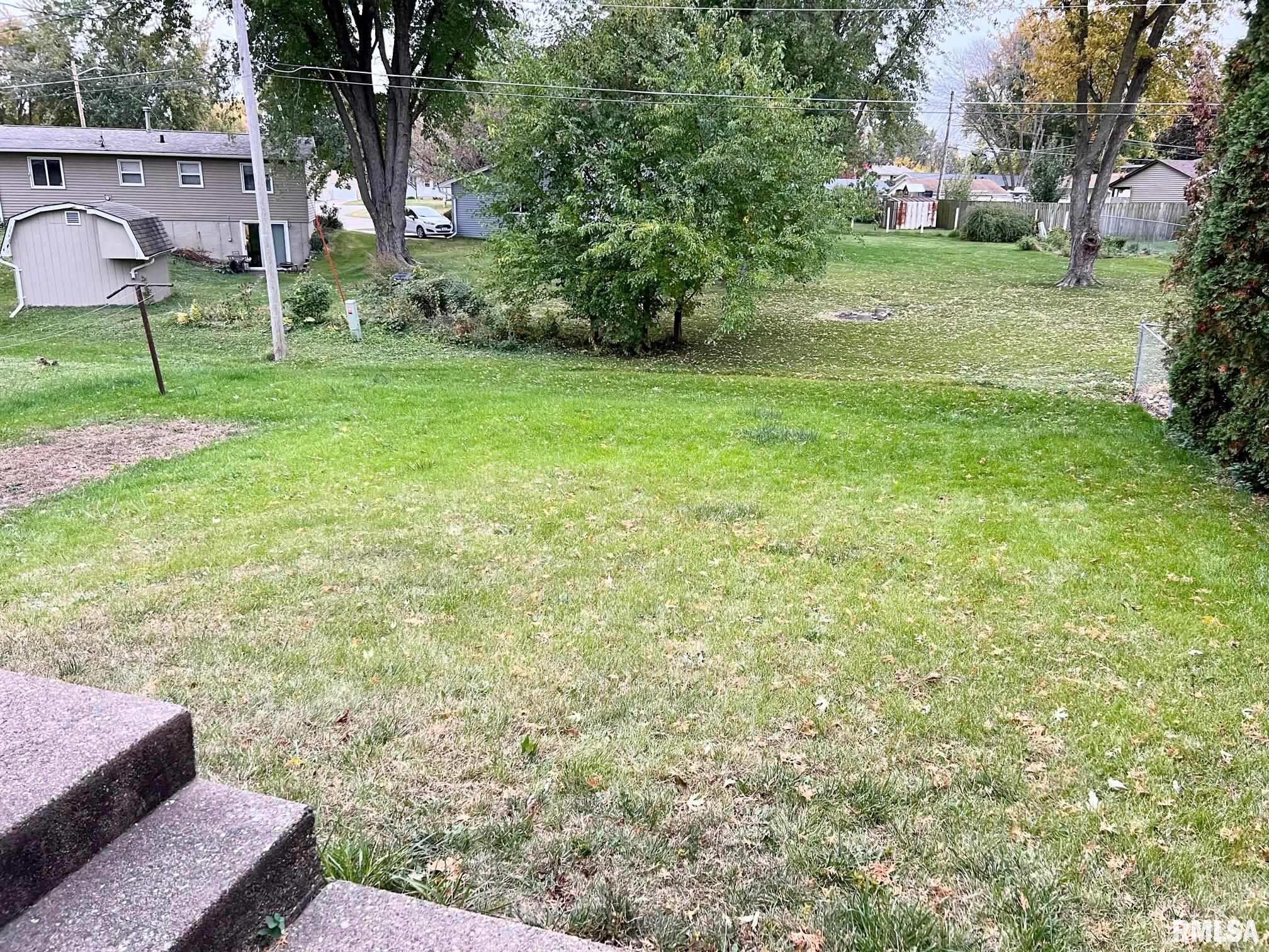 2009 Queens Drive, Bettendorf, Iowa image 4