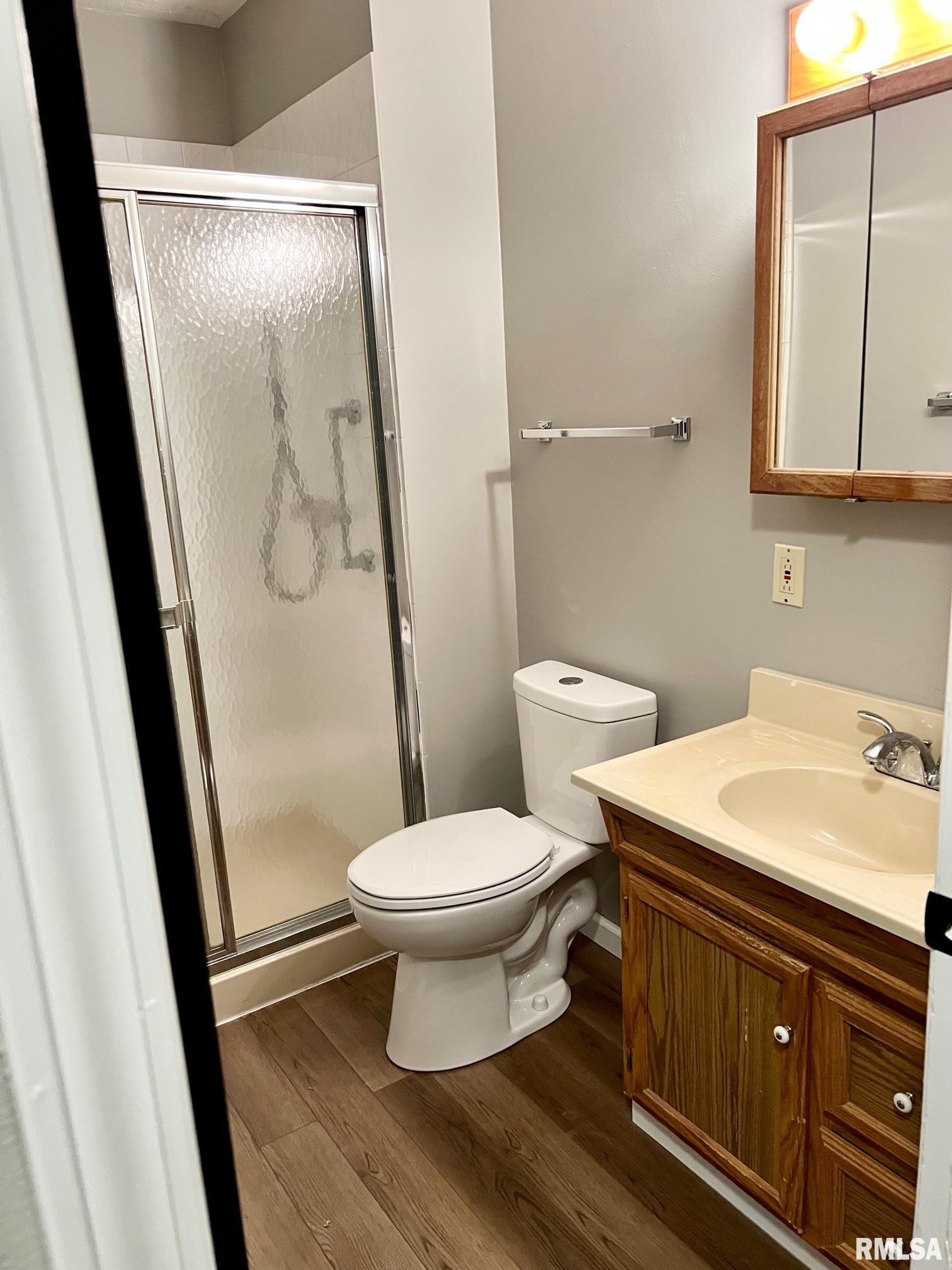 2009 Queens Drive, Bettendorf, Iowa image 6
