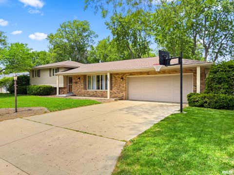 Homes For Sale - 349 E Forestwood Street<br/> Tazewell County, Morton, IL 61550