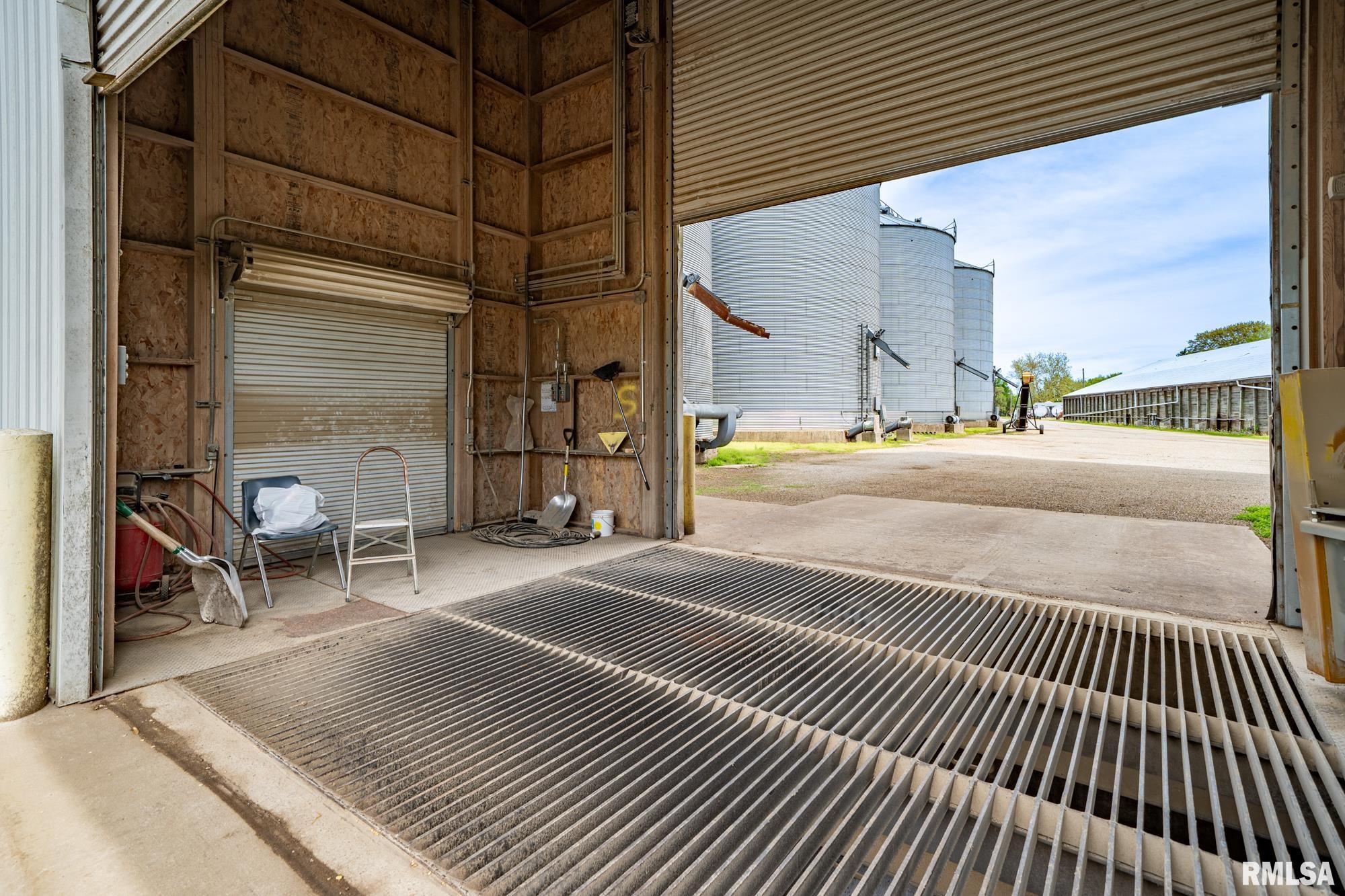 300 S Broadway Street, Manito, Illinois image 10