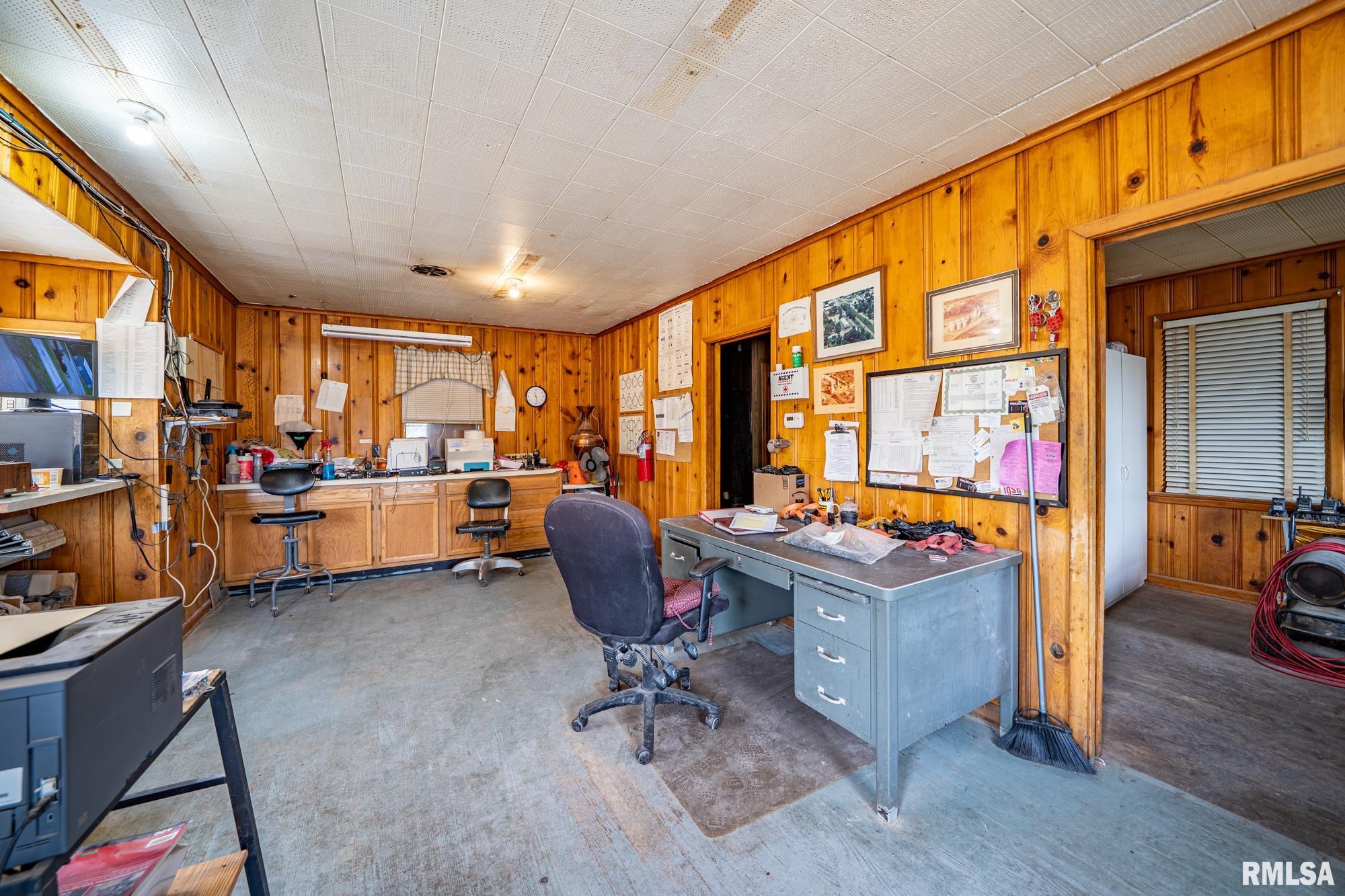 300 S Broadway Street, Manito, Illinois image 14