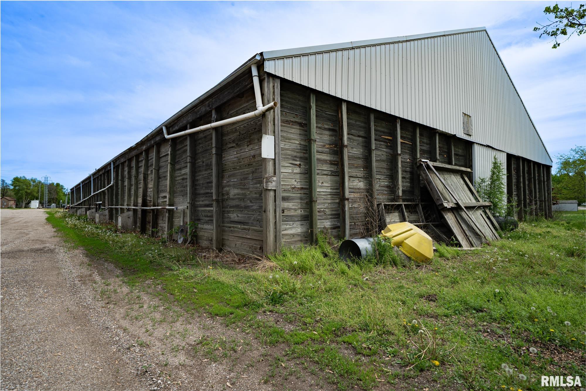 300 S Broadway Street, Manito, Illinois image 7