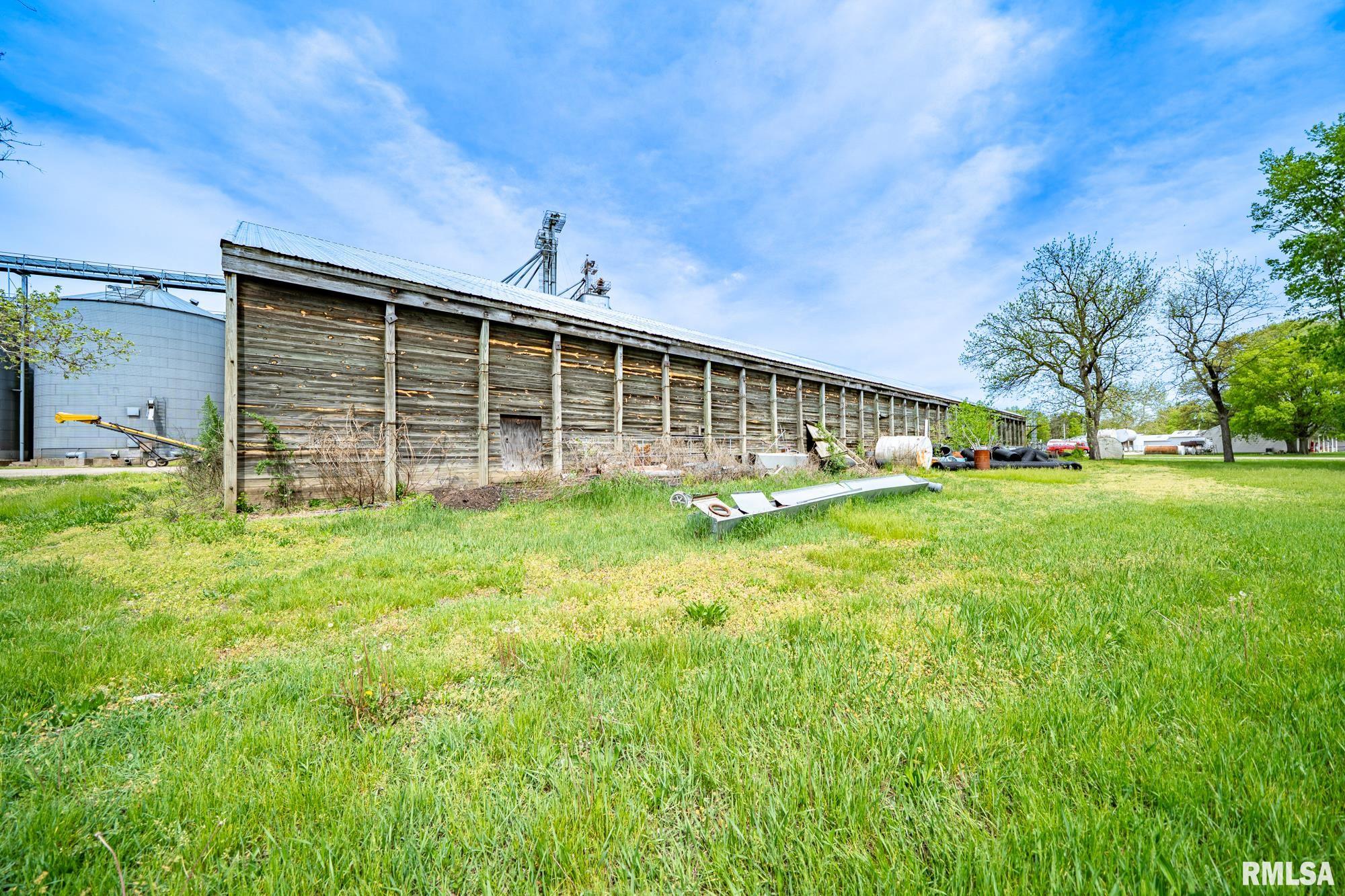 300 S Broadway Street, Manito, Illinois image 8