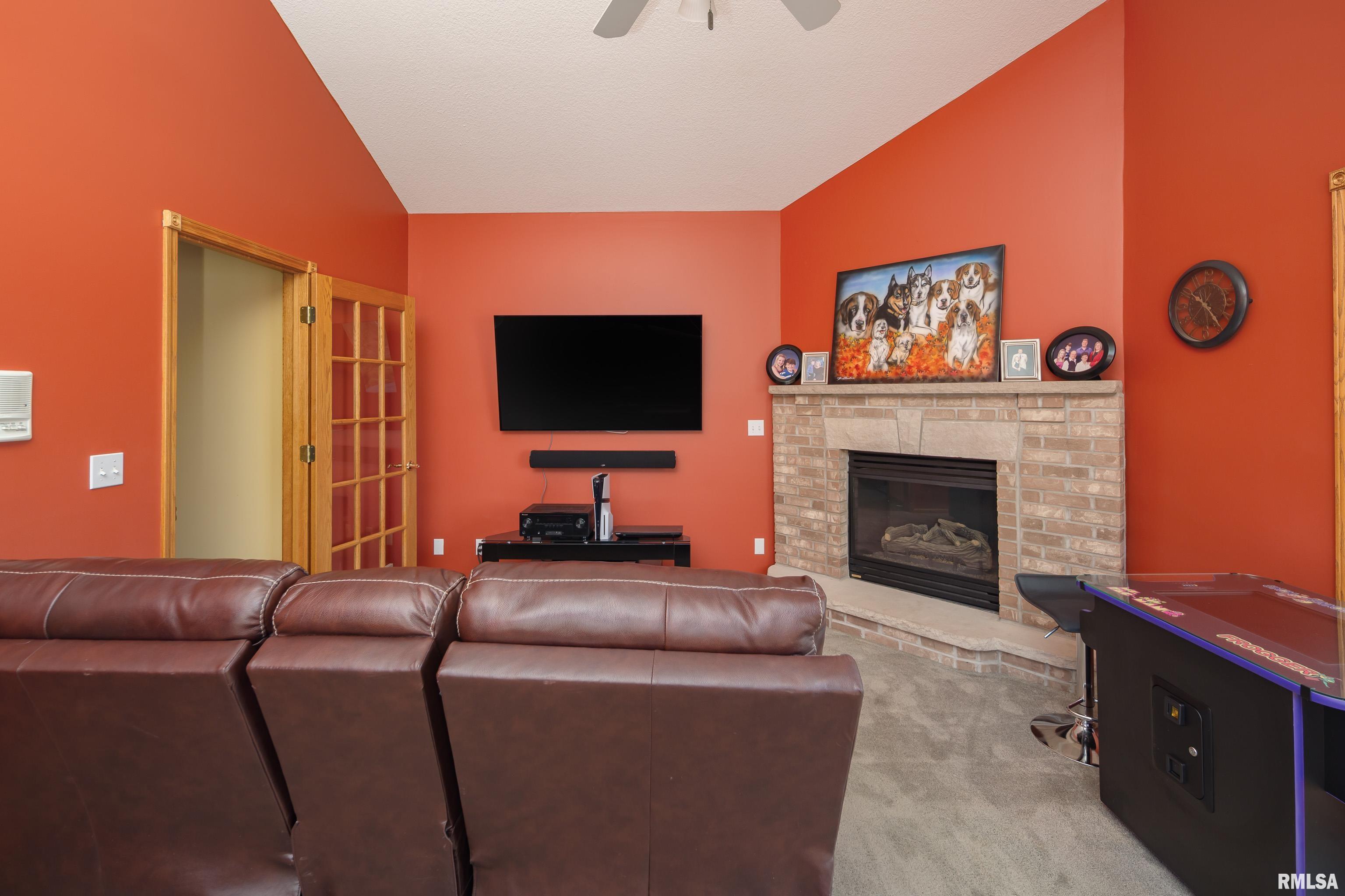 4934 Foxborough Court, Bettendorf, Iowa image 15