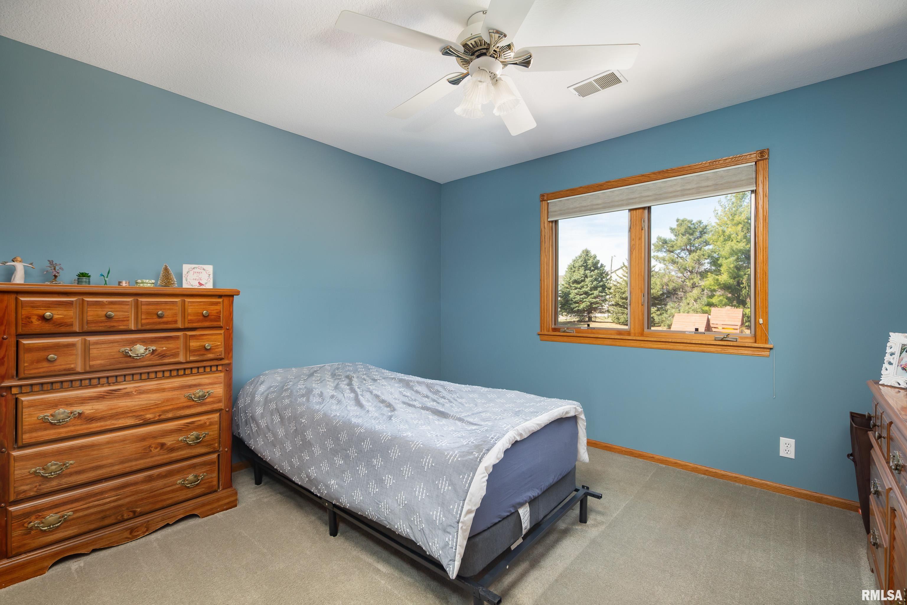 4934 Foxborough Court, Bettendorf, Iowa image 26