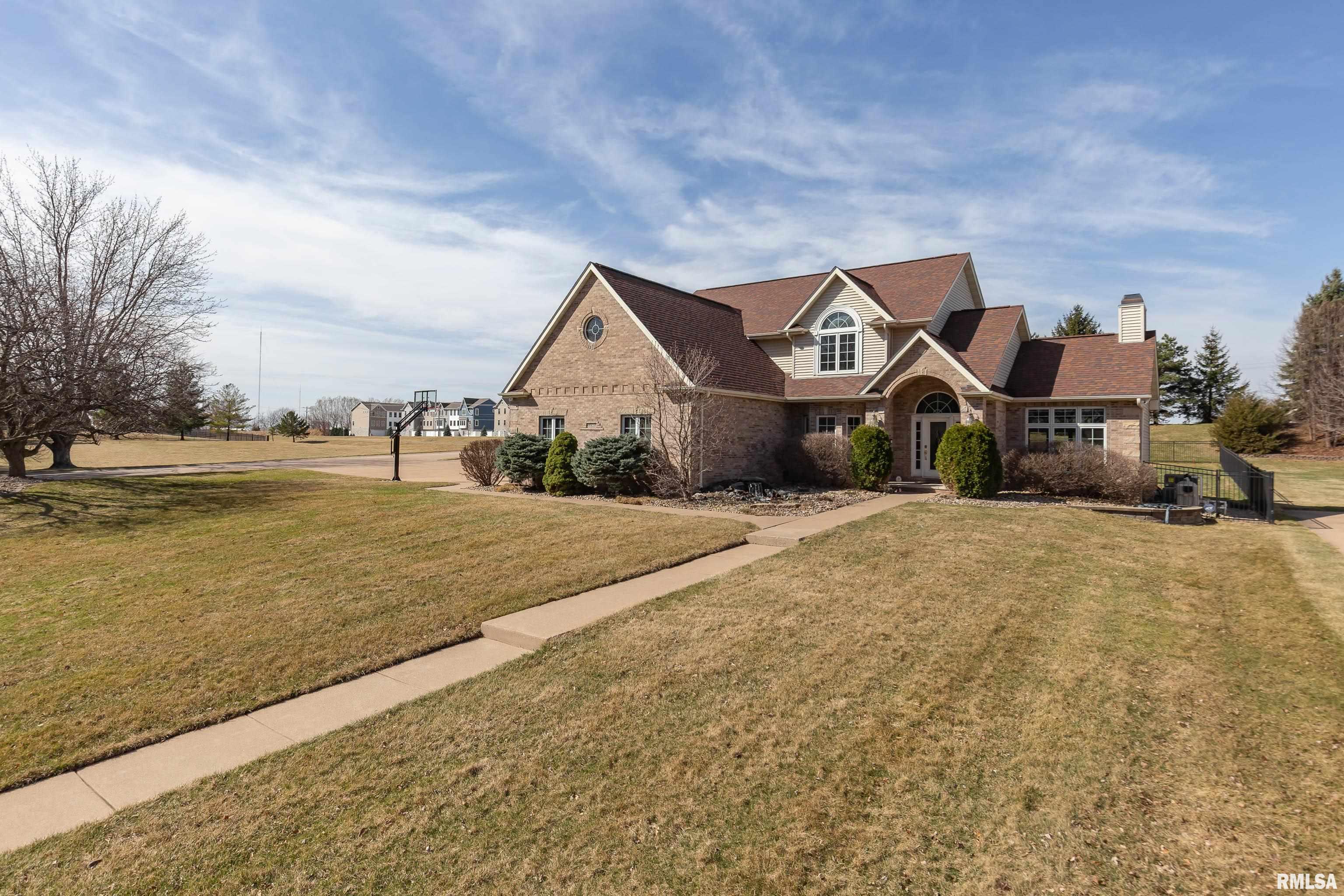 4934 Foxborough Court, Bettendorf, Iowa image 2