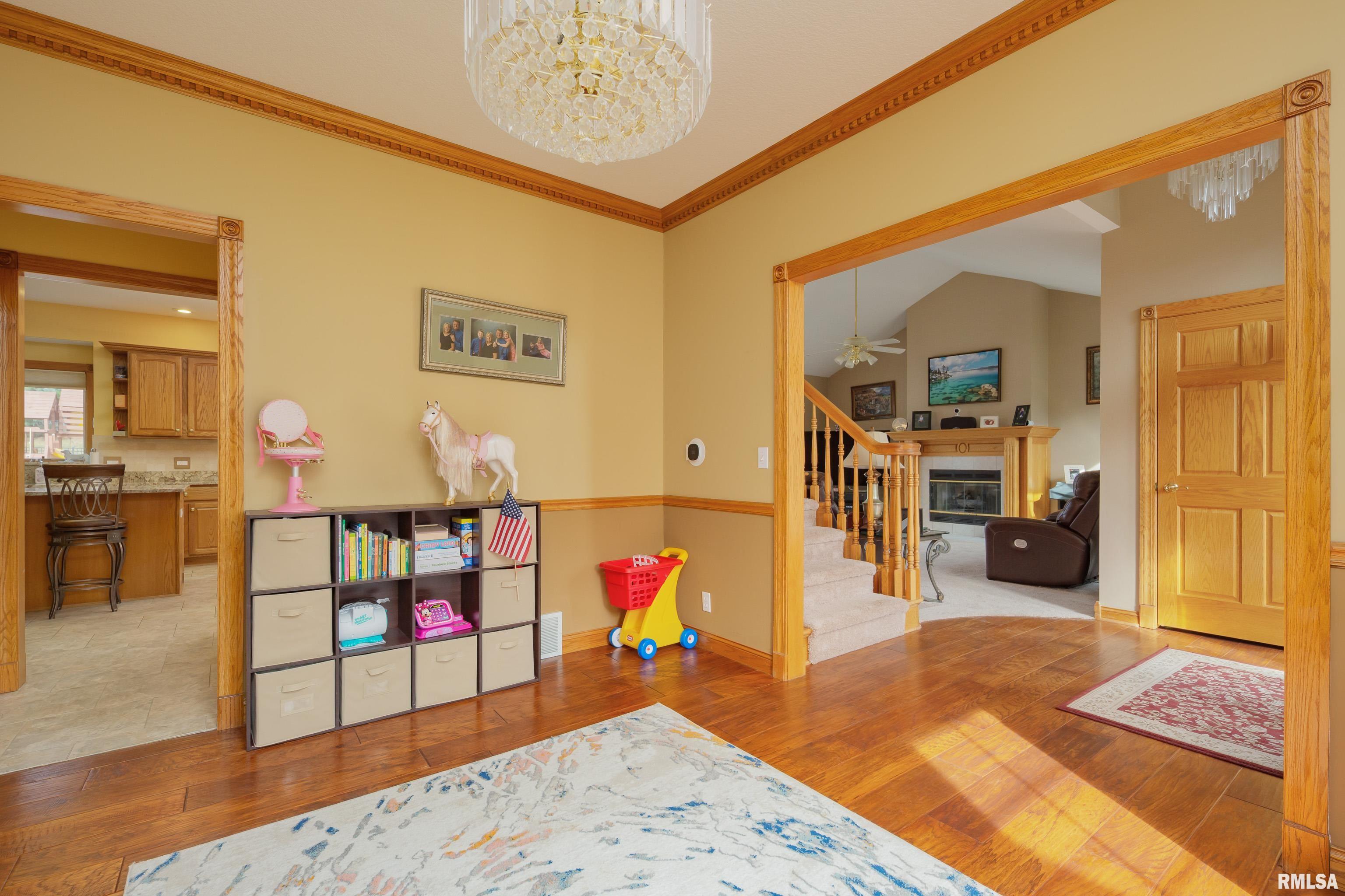 4934 Foxborough Court, Bettendorf, Iowa image 12