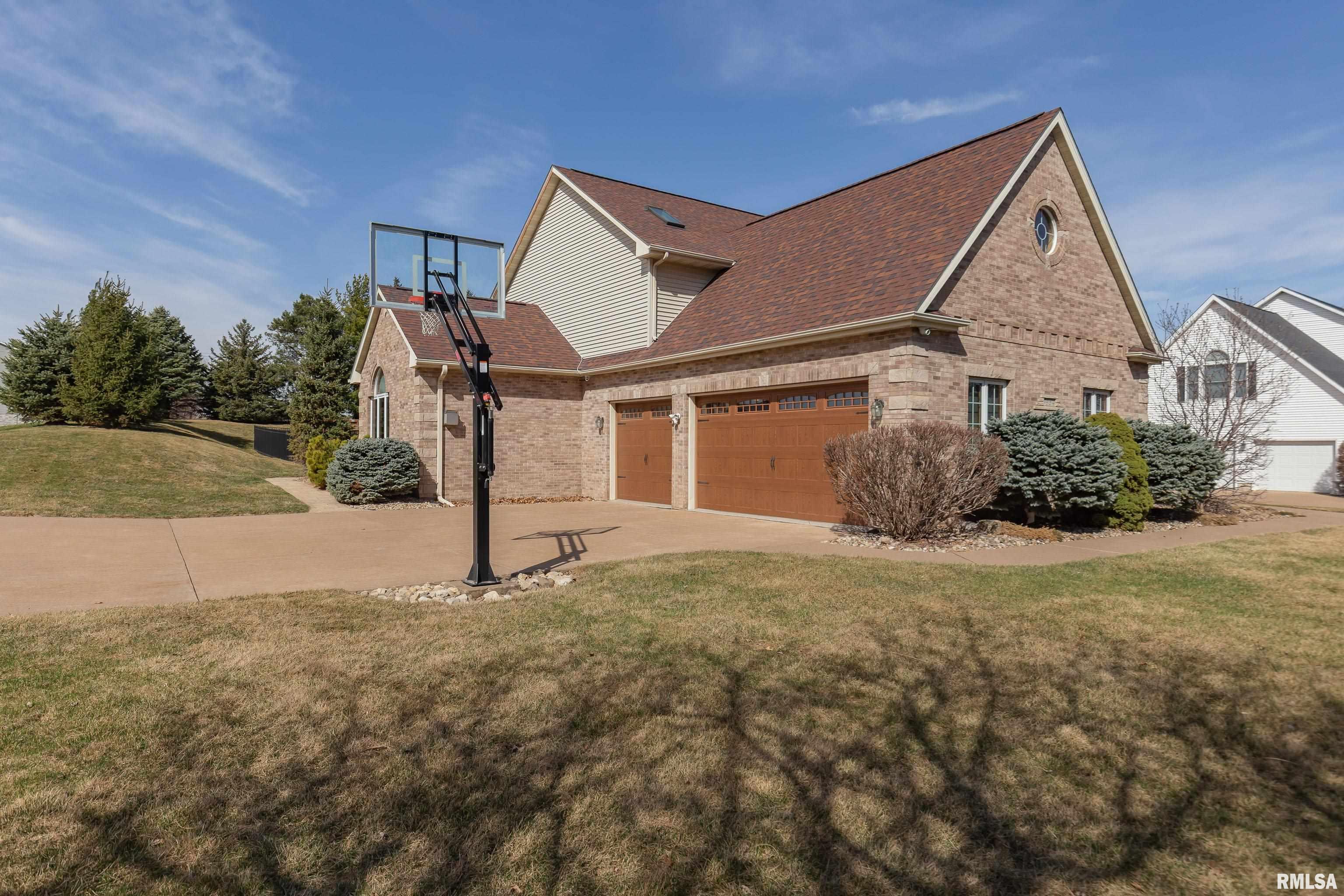 4934 Foxborough Court, Bettendorf, Iowa image 48