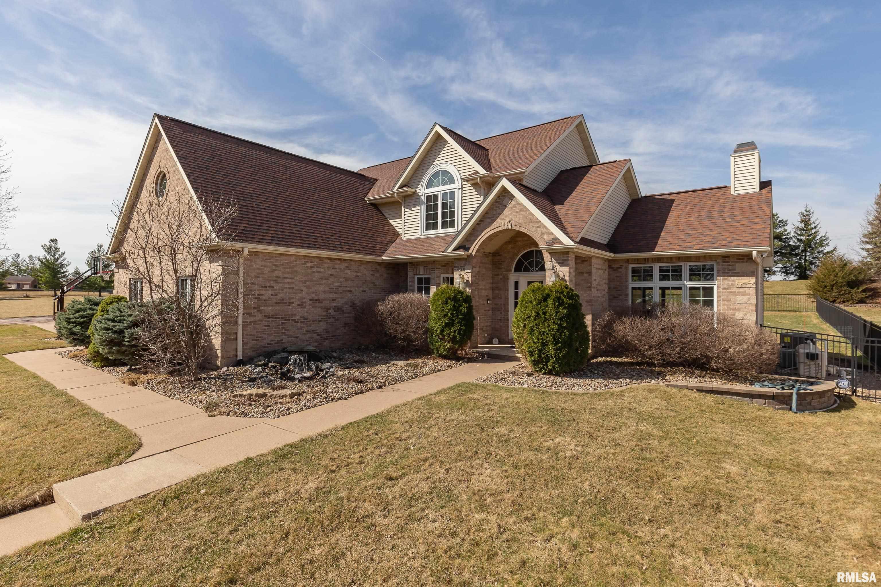 4934 Foxborough Court, Bettendorf, Iowa image 1