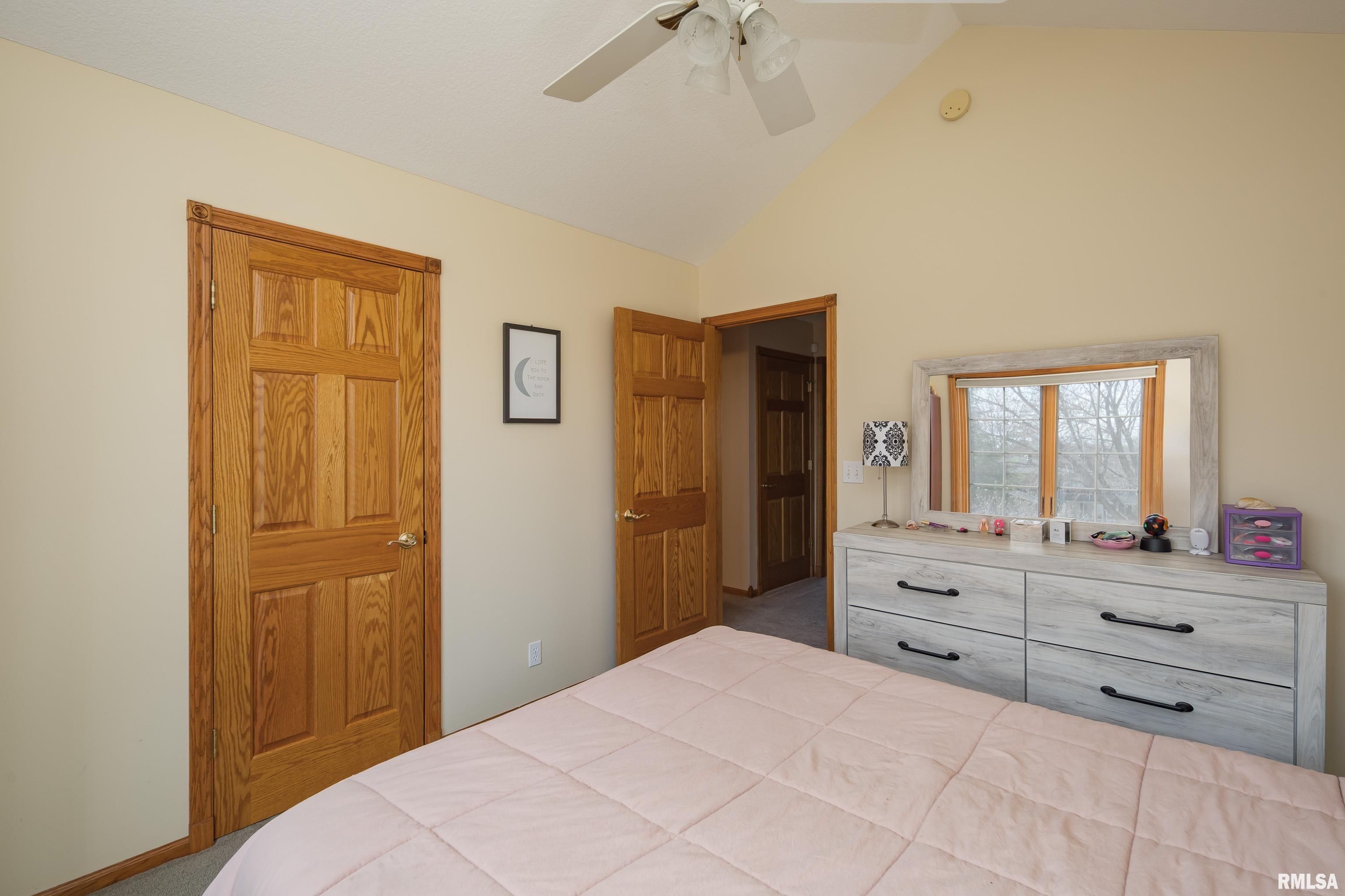 4934 Foxborough Court, Bettendorf, Iowa image 25