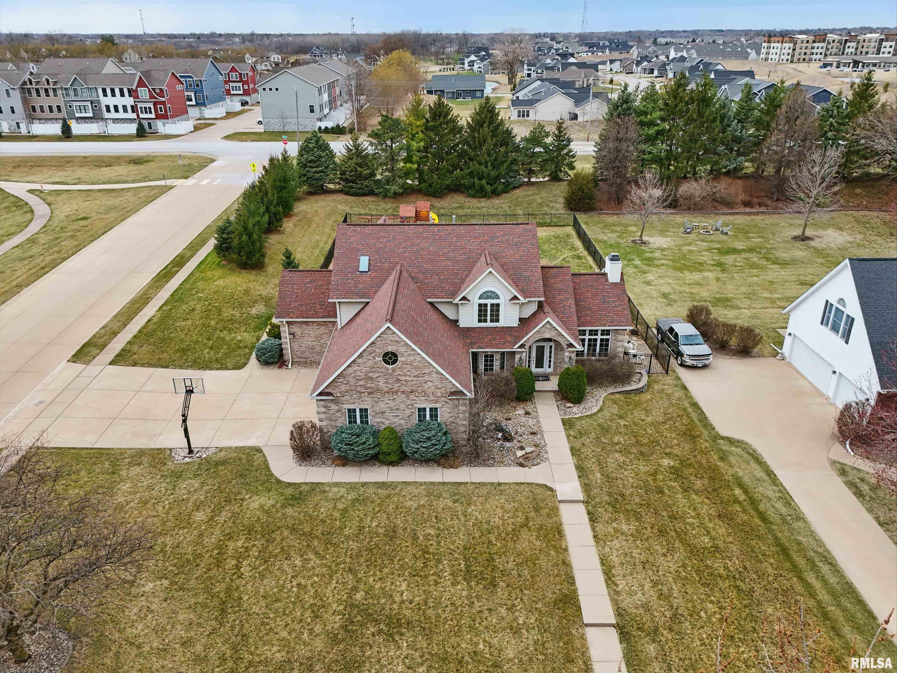 4934 Foxborough Court, Bettendorf, Iowa image 50