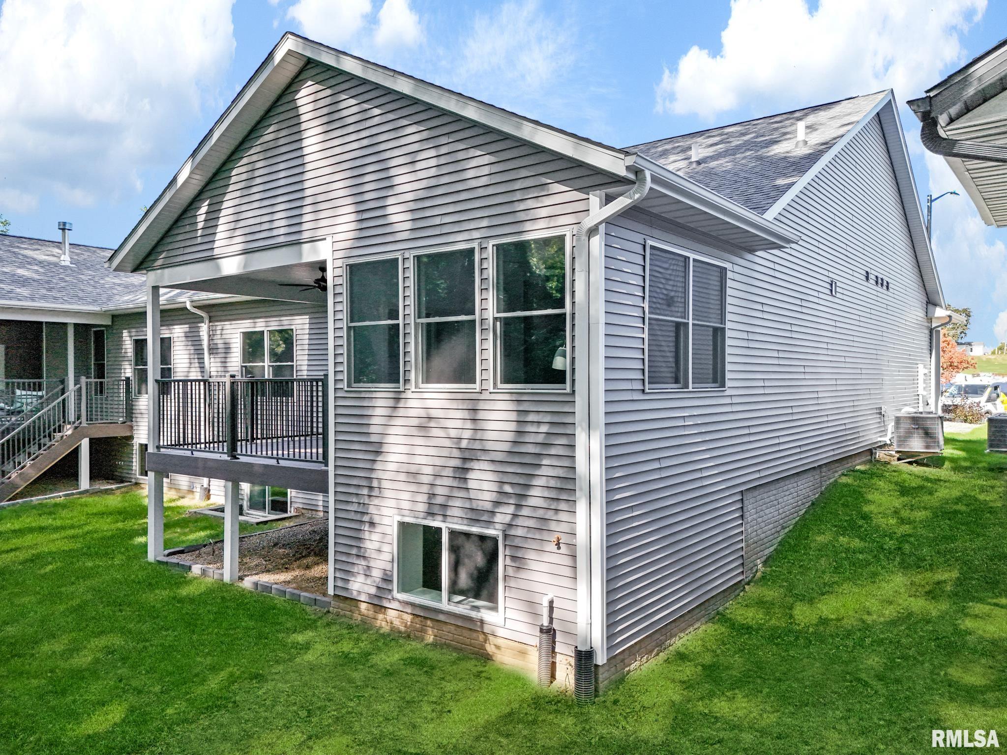 1323 Heights Court, Bettendorf, Iowa image 6