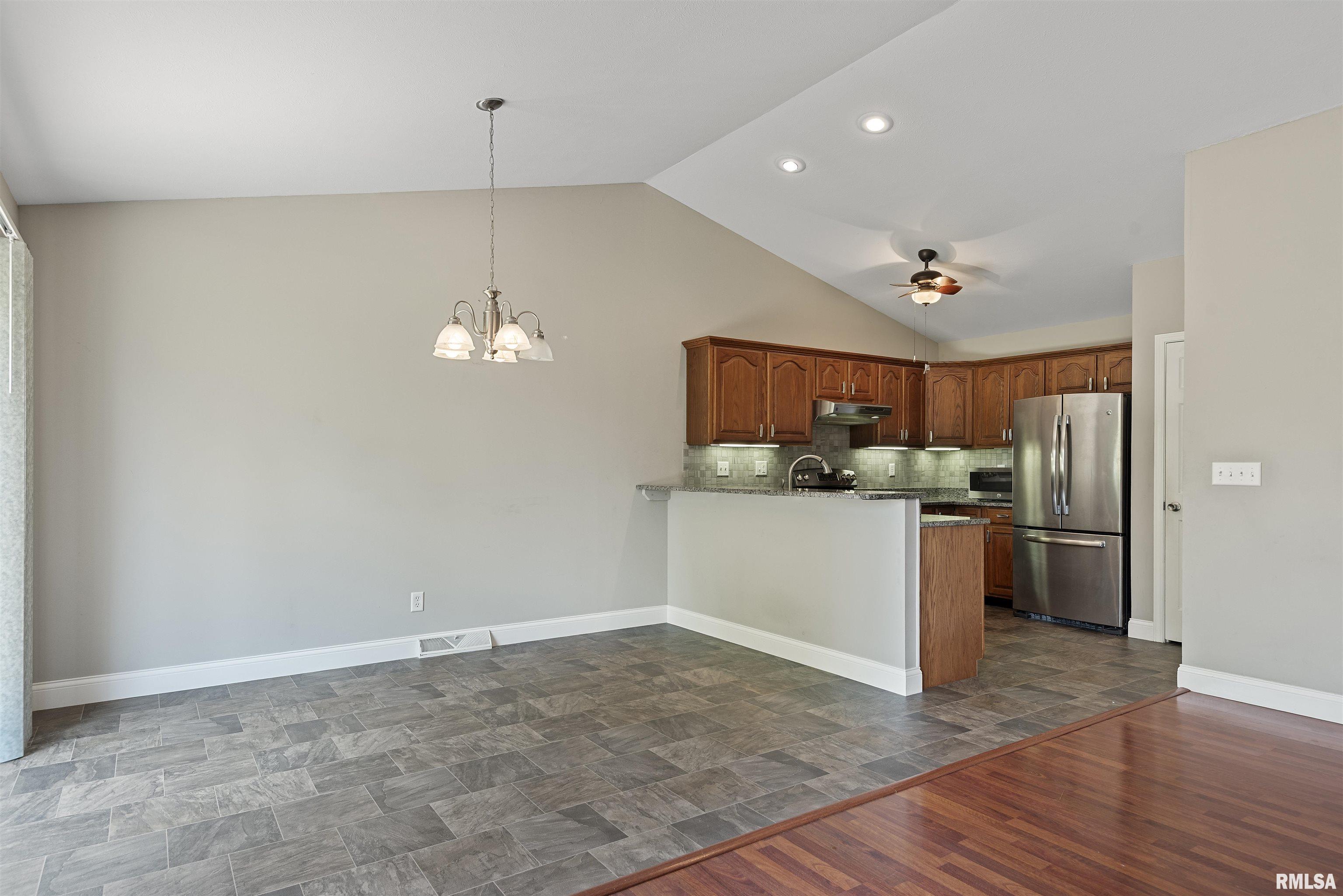 104 Messina Drive, Springfield, Illinois image 4