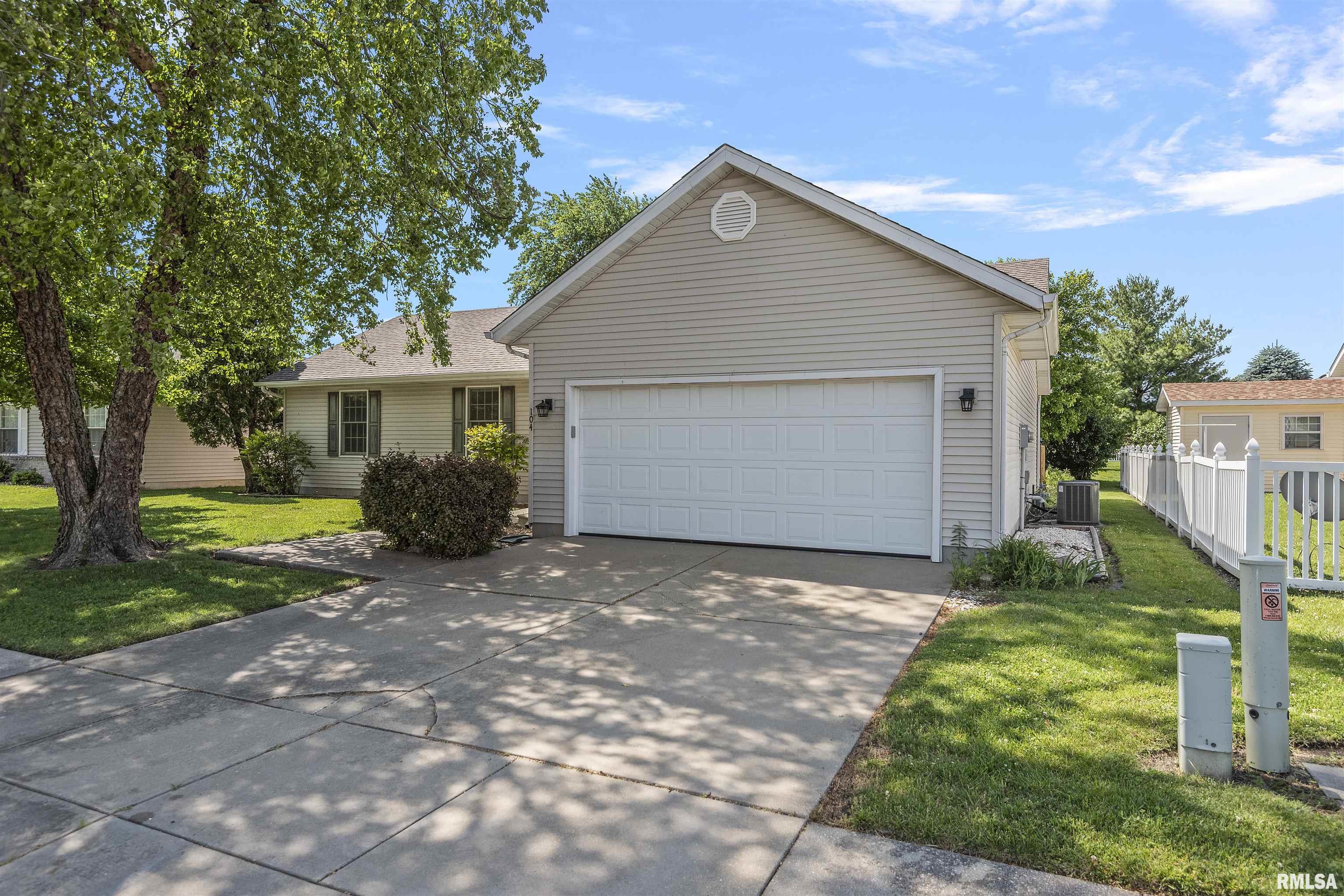 104 Messina Drive, Springfield, Illinois image 2
