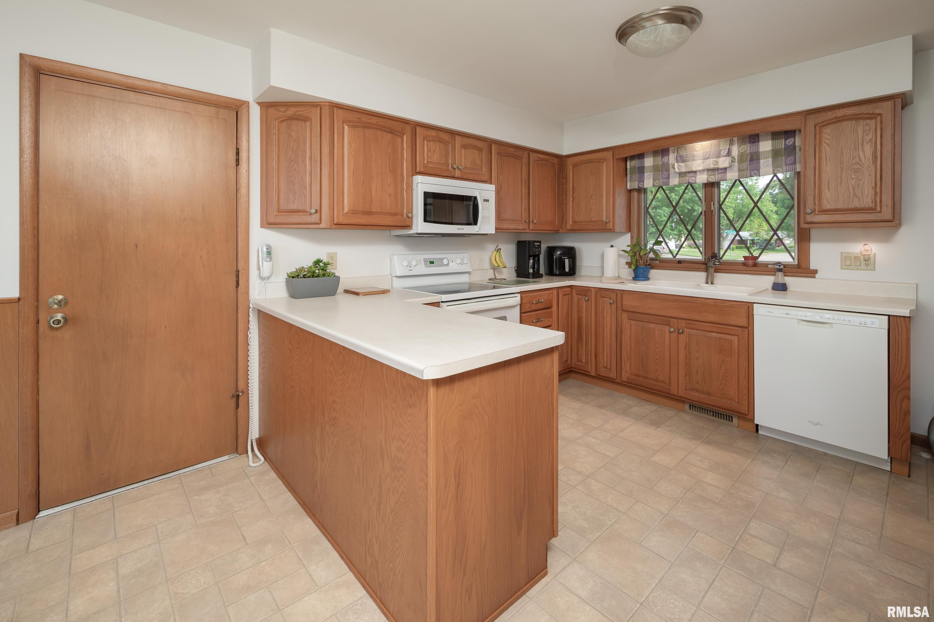 2737 28th Avenue, Rock Island, Illinois image 18