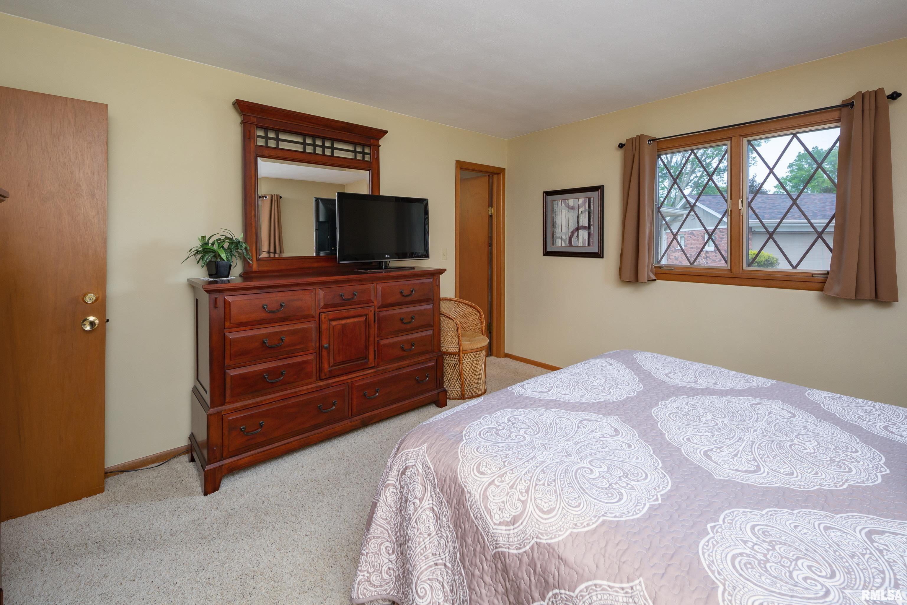 2737 28th Avenue, Rock Island, Illinois image 24