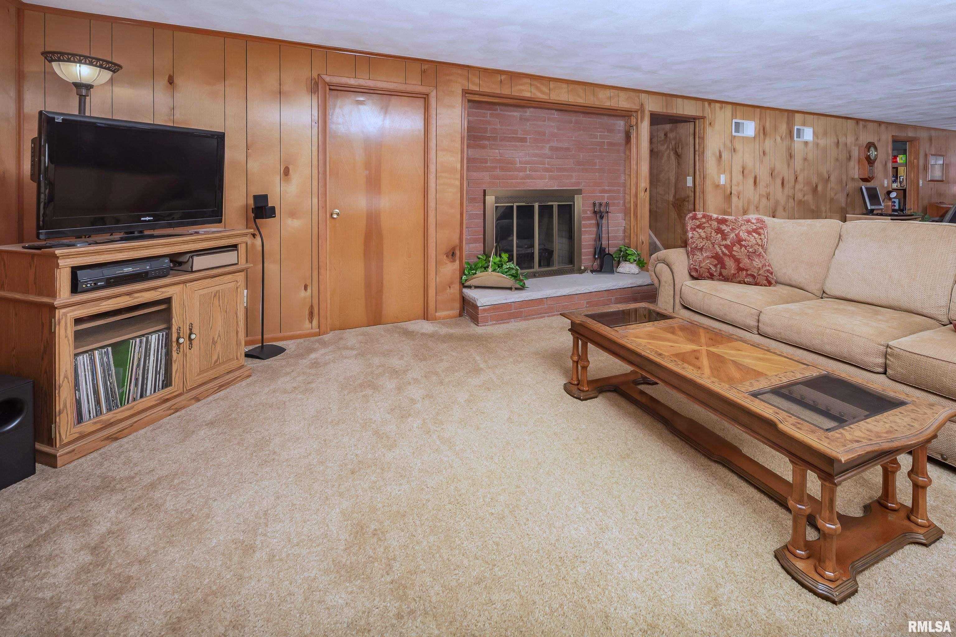 2737 28th Avenue, Rock Island, Illinois image 38
