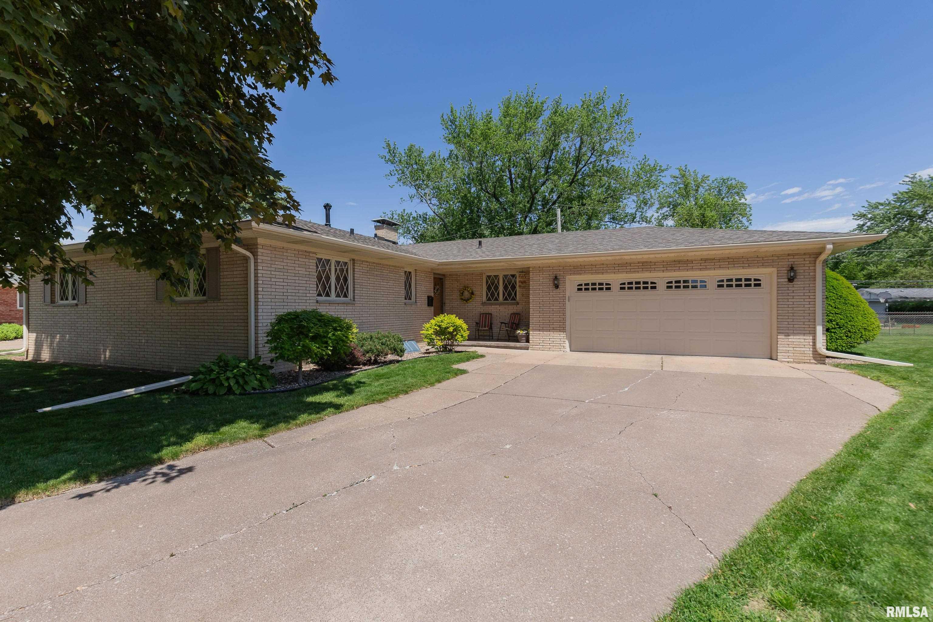 2737 28th Avenue, Rock Island, Illinois image 2