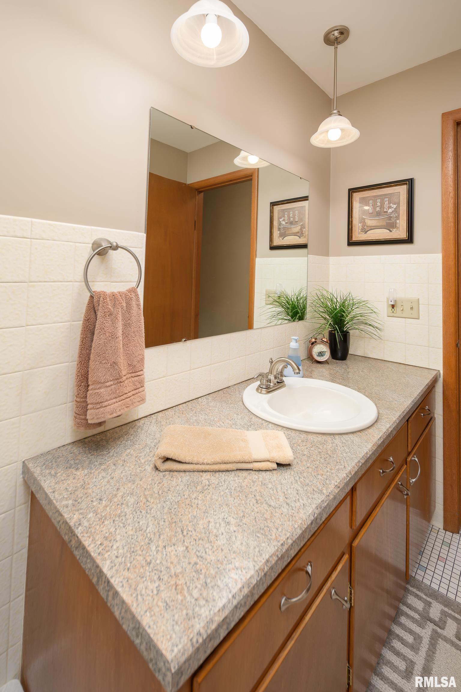 2737 28th Avenue, Rock Island, Illinois image 34