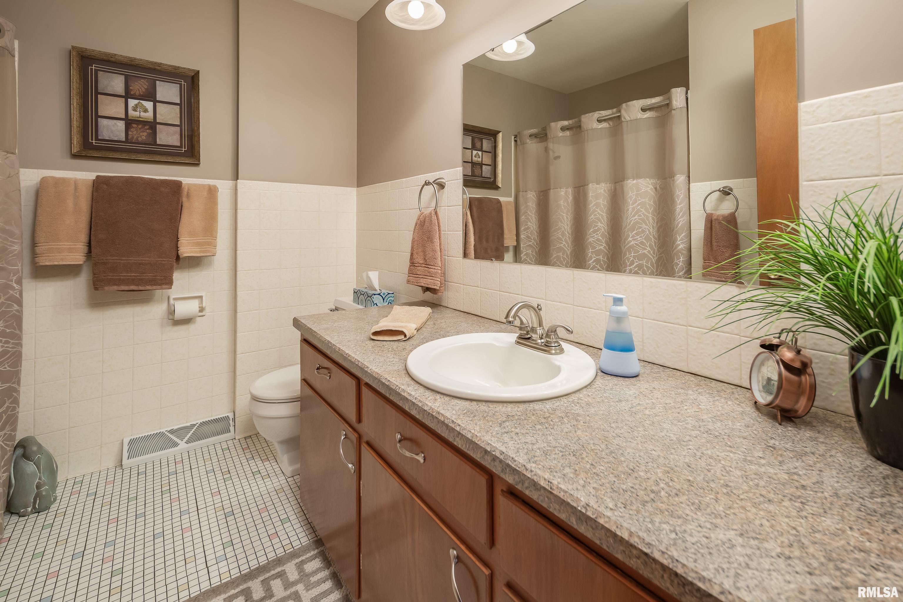 2737 28th Avenue, Rock Island, Illinois image 33