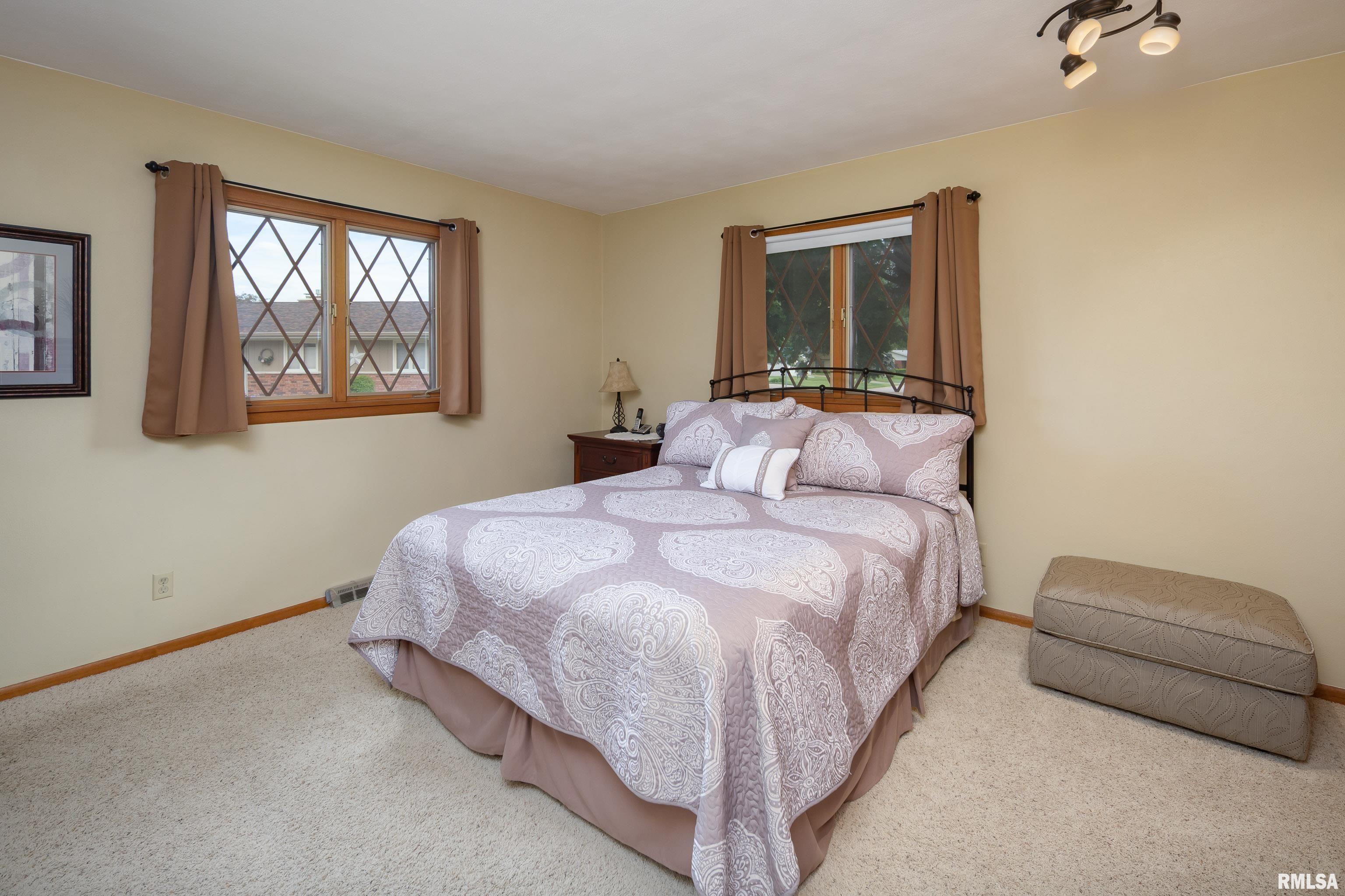 2737 28th Avenue, Rock Island, Illinois image 22